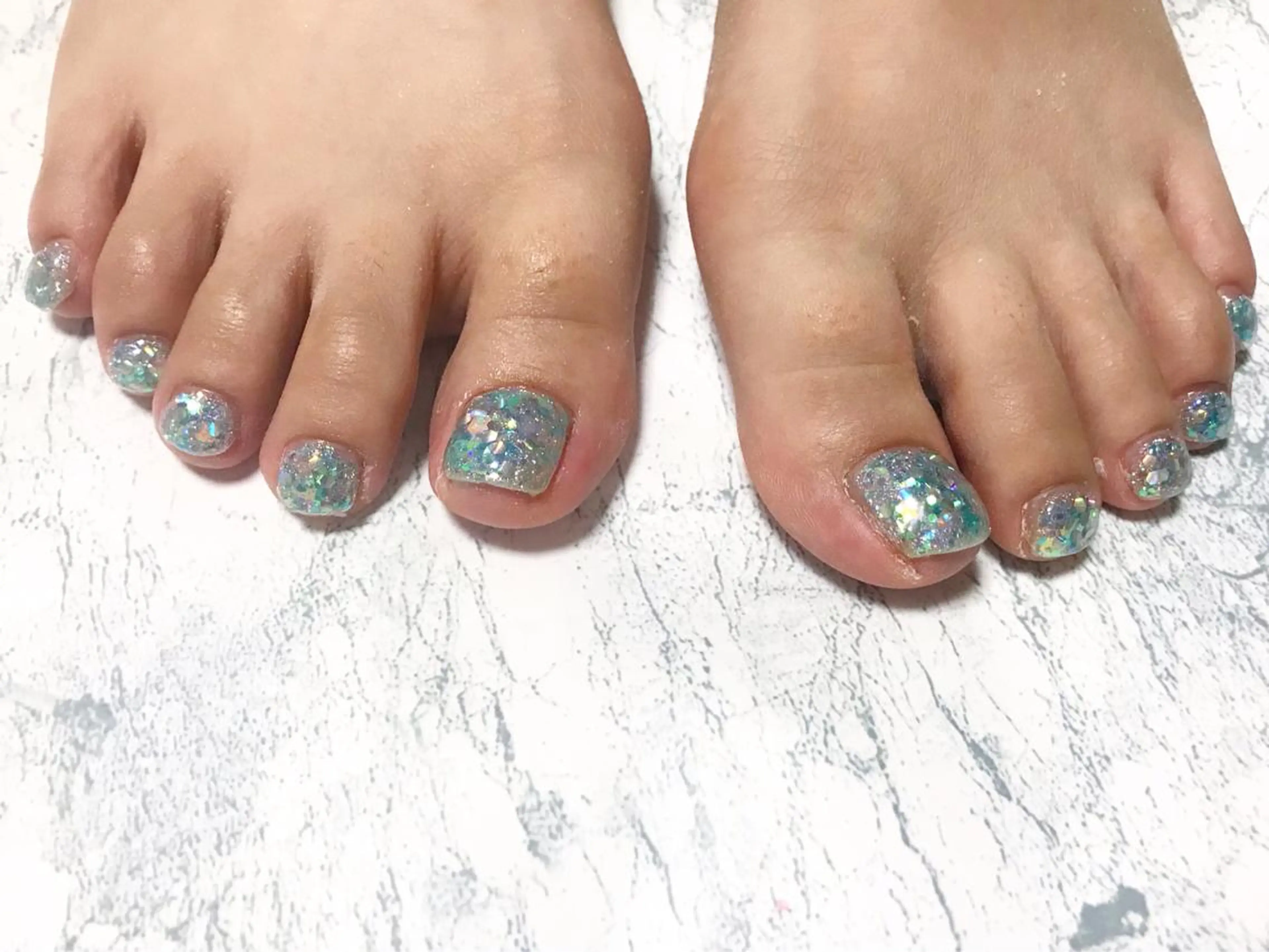 ネイル フットネイル ラメ(グリッター) ニュアンスネイル シンプルネイル 春ネイル フットネイル ネイル フフラ所属・nail fufla ♡yamane♡のネイルデザイン