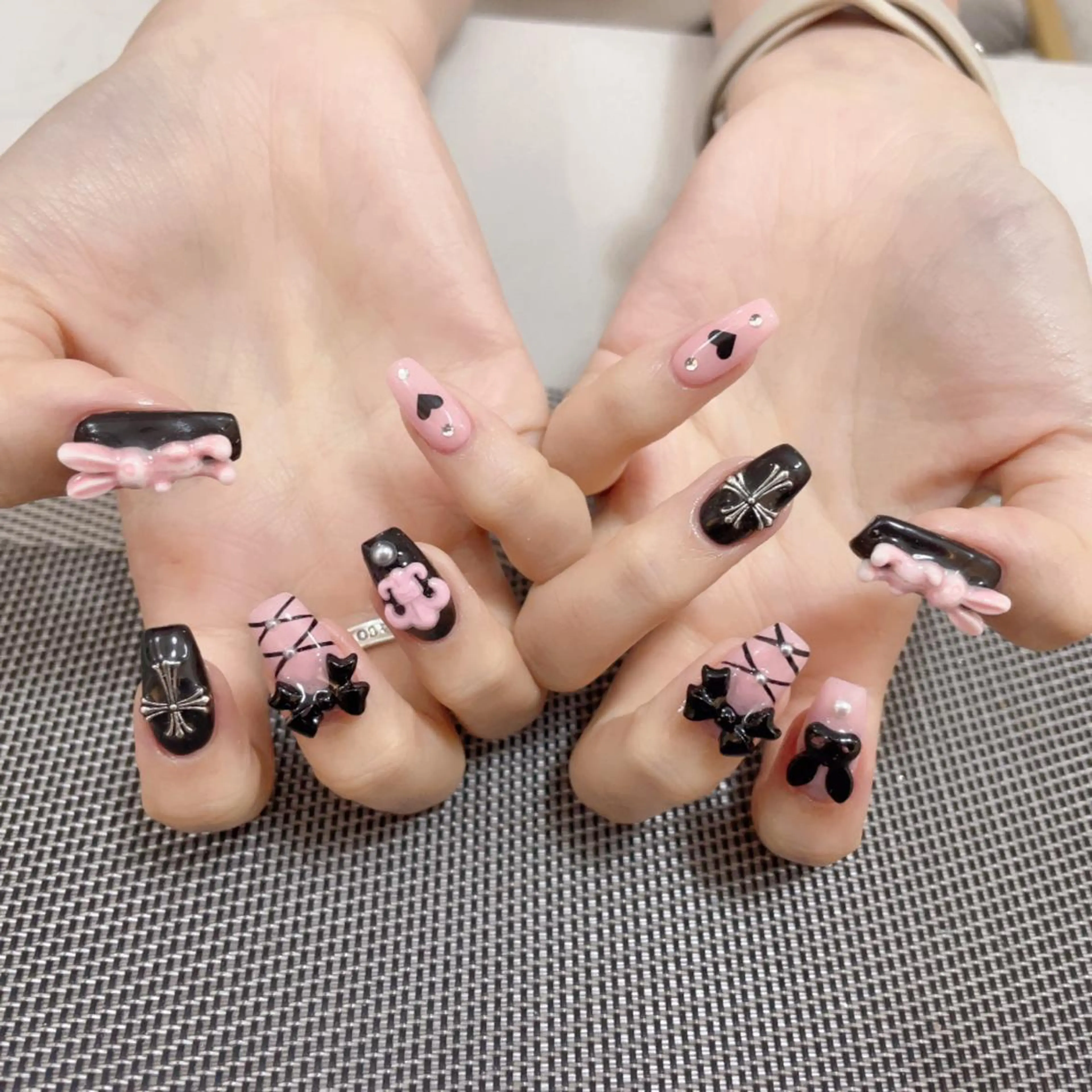 ネイル AngelChris ビューティーサロンのネイルデザイン