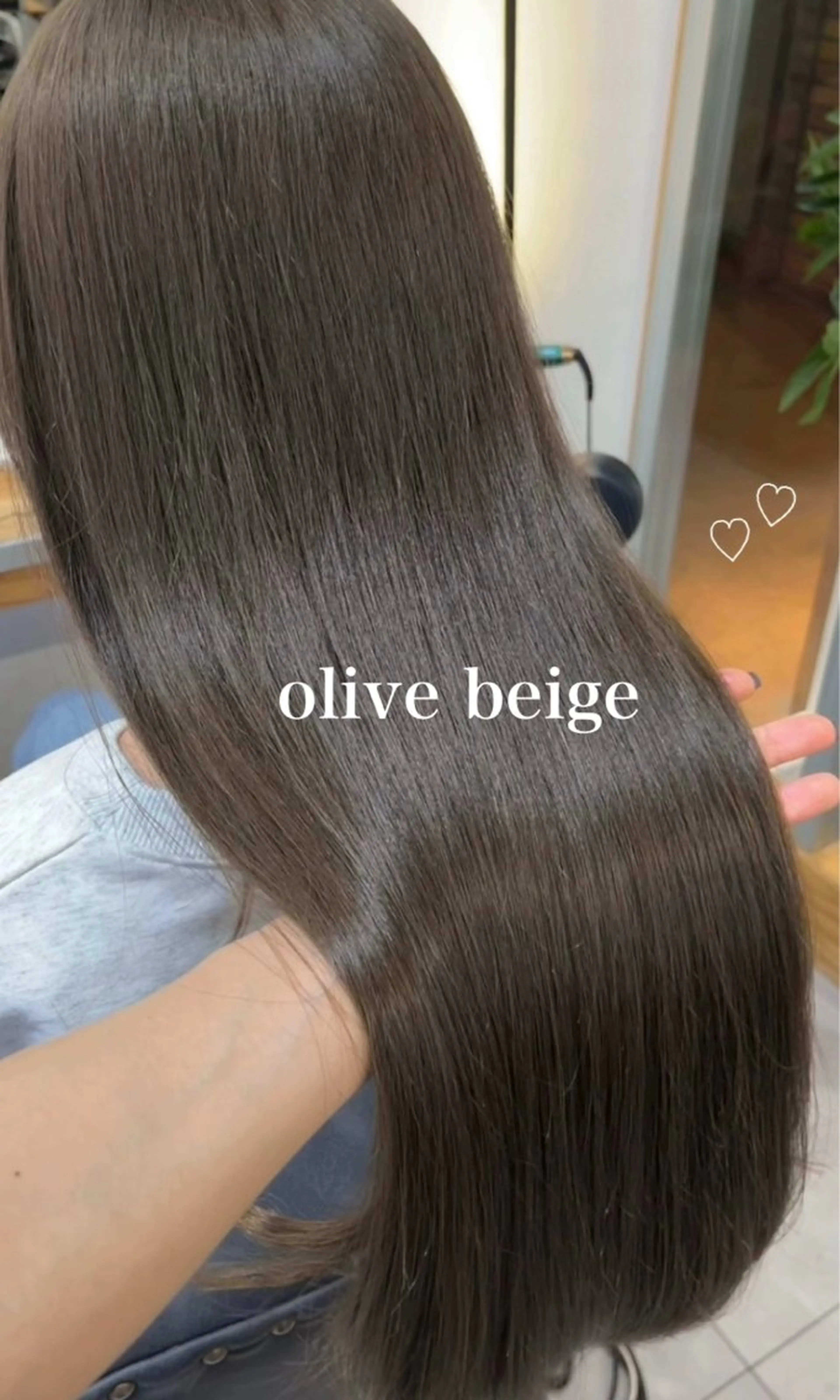 ロング カット ヘアカラー トリートメント ブリーチなしカラー /ベージュカラーのヘアスタイル