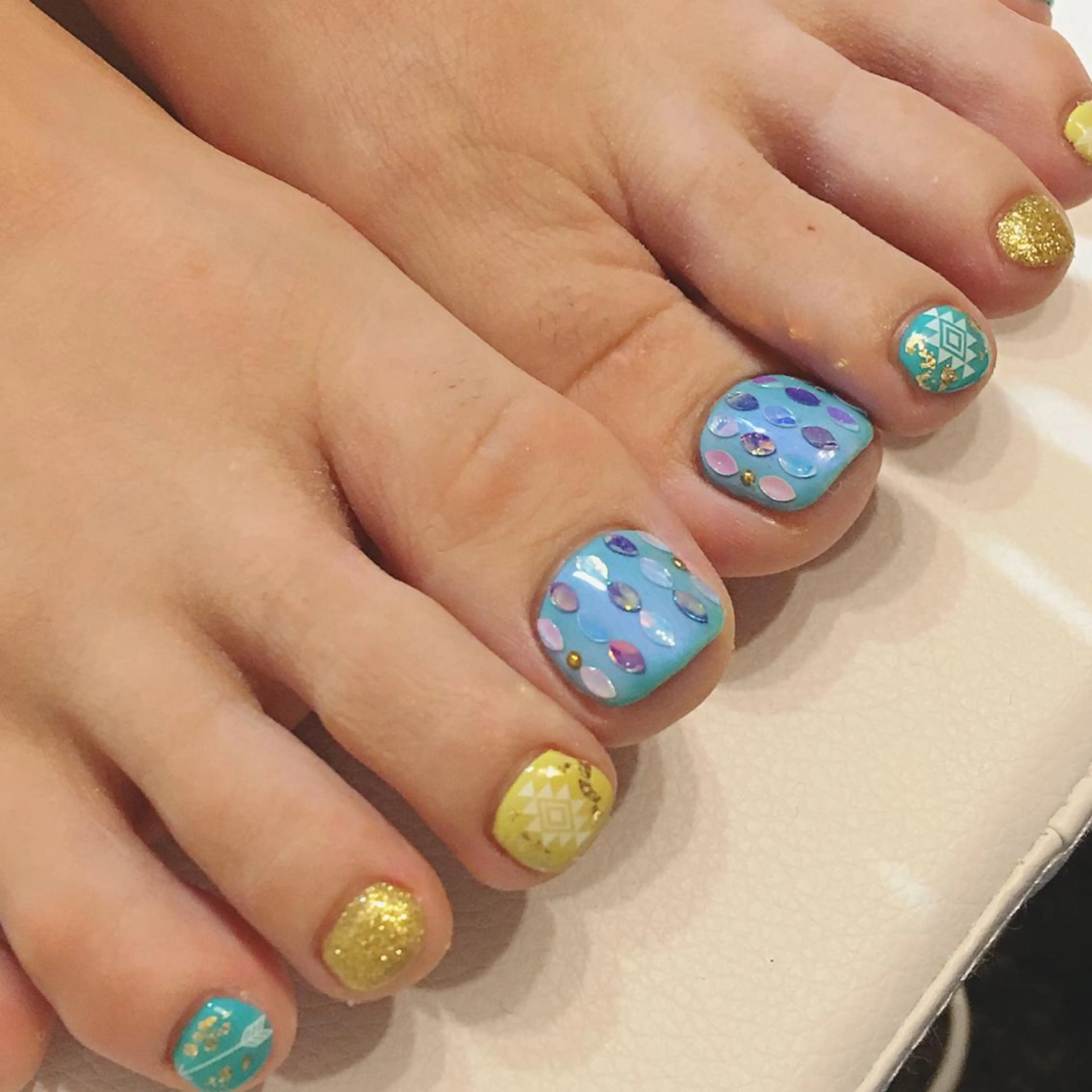 ネイル キラキラネイル THECOLORS所属・近貞 莉奈のネイルデザイン