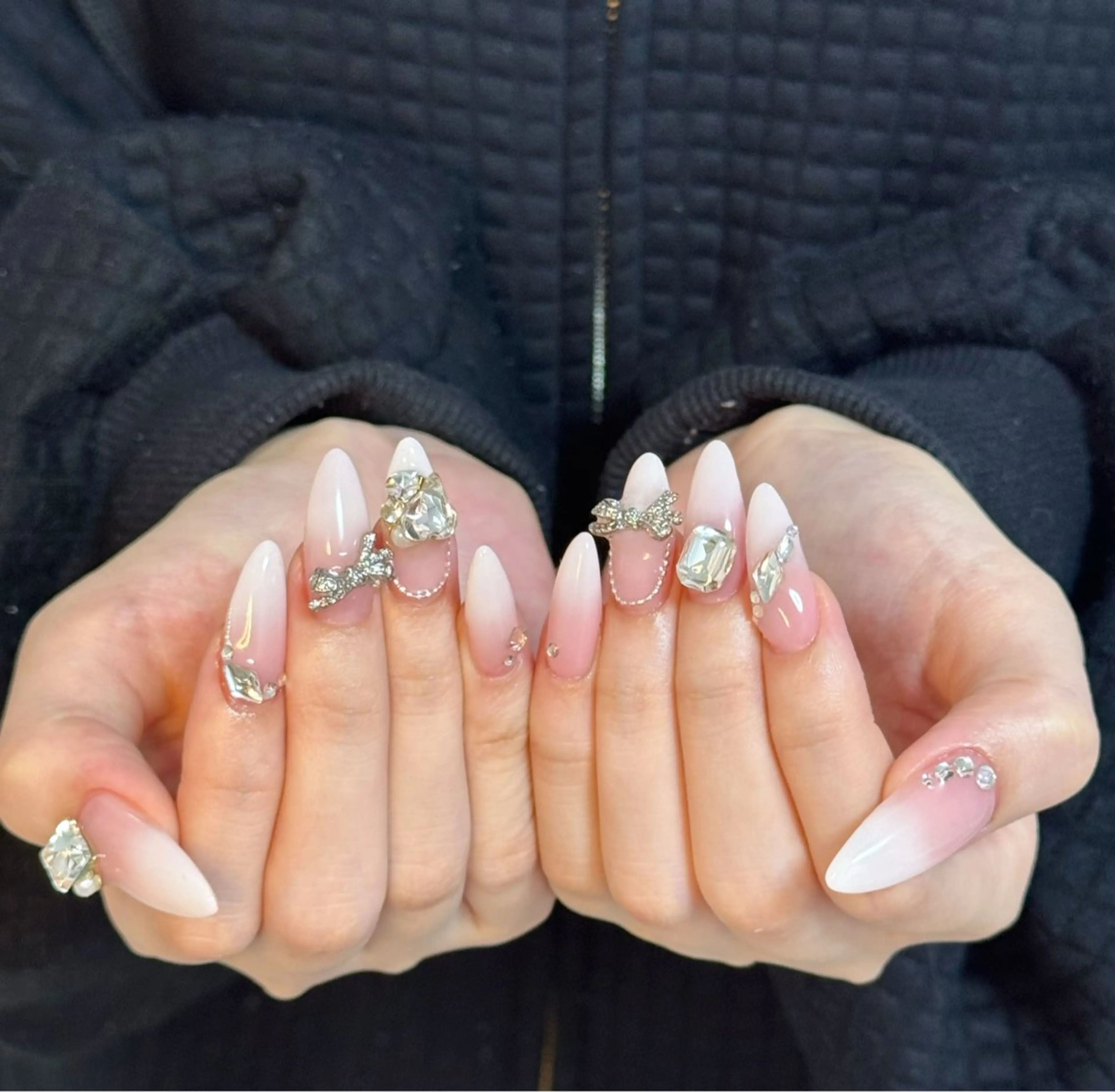 ネイル アートネイル オーロラネイル チークネイル フレンチネイル ガラスフレンチ ハンドネイル 🎀🎀YooLi Nail Salonのネイルデザイン