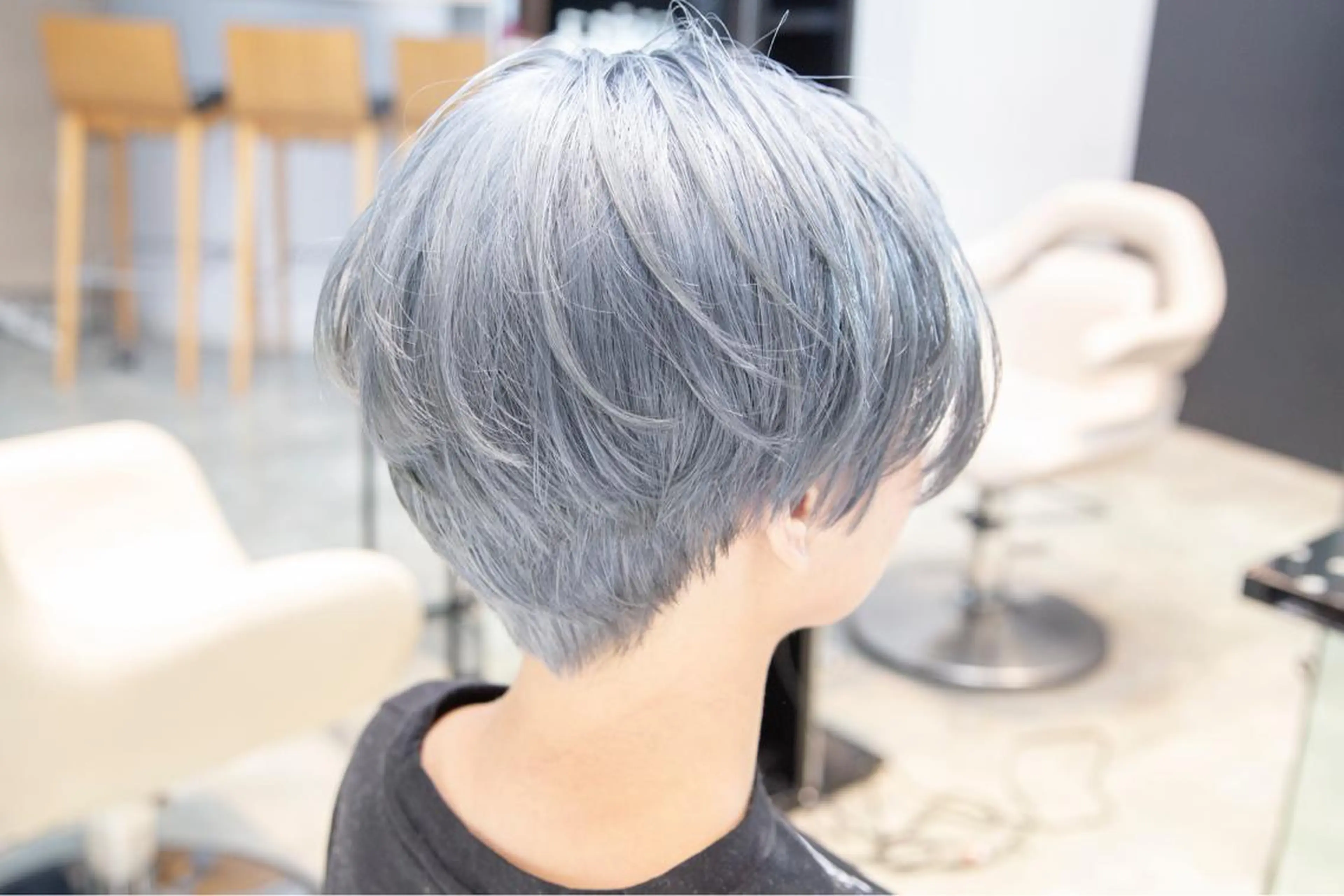 ショート カラー ブリーチ Re:ta Hair 飯田淳平のヘアスタイル
