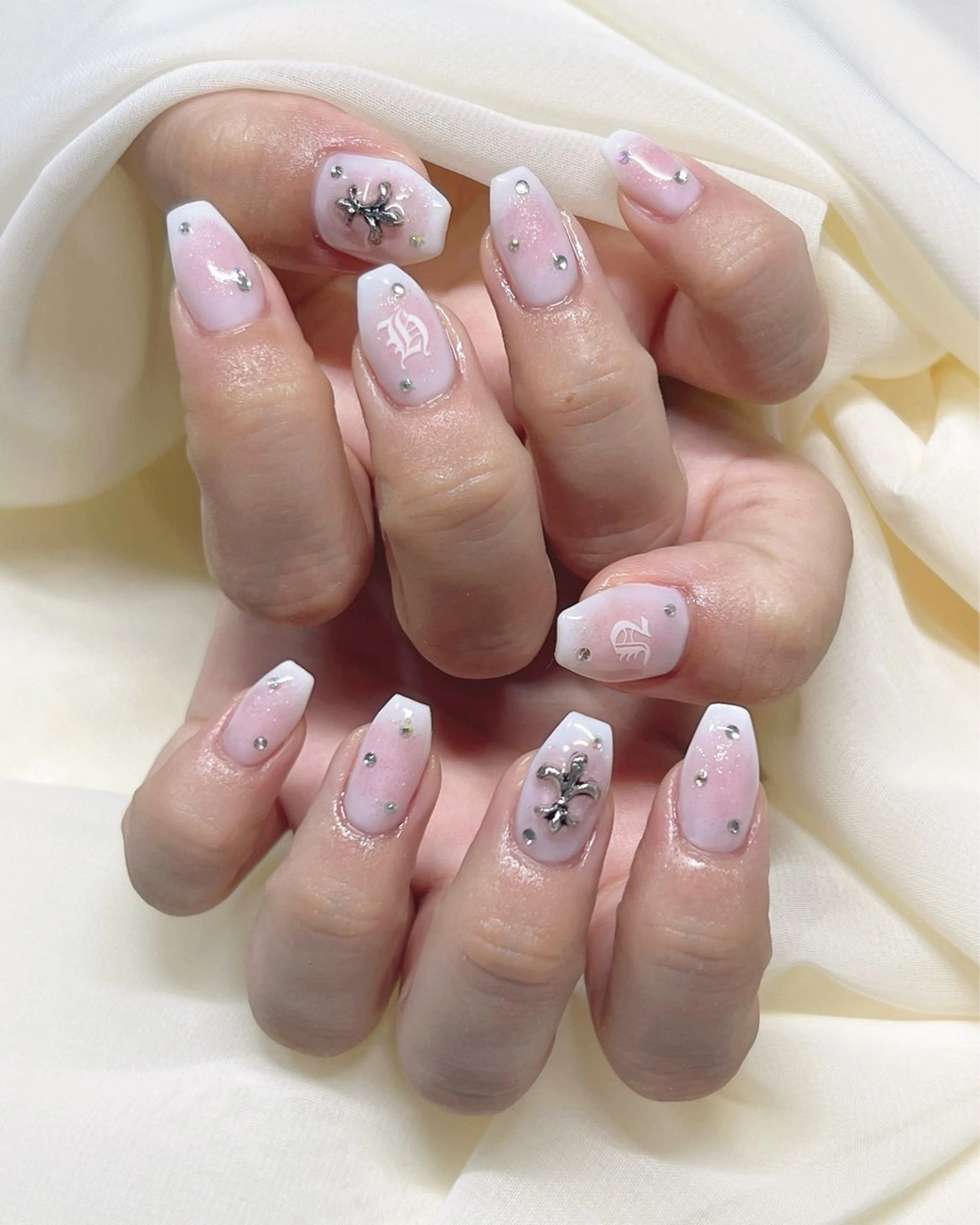 ネイル チークネイル 持ち込み nail salon MUAのネイルデザイン