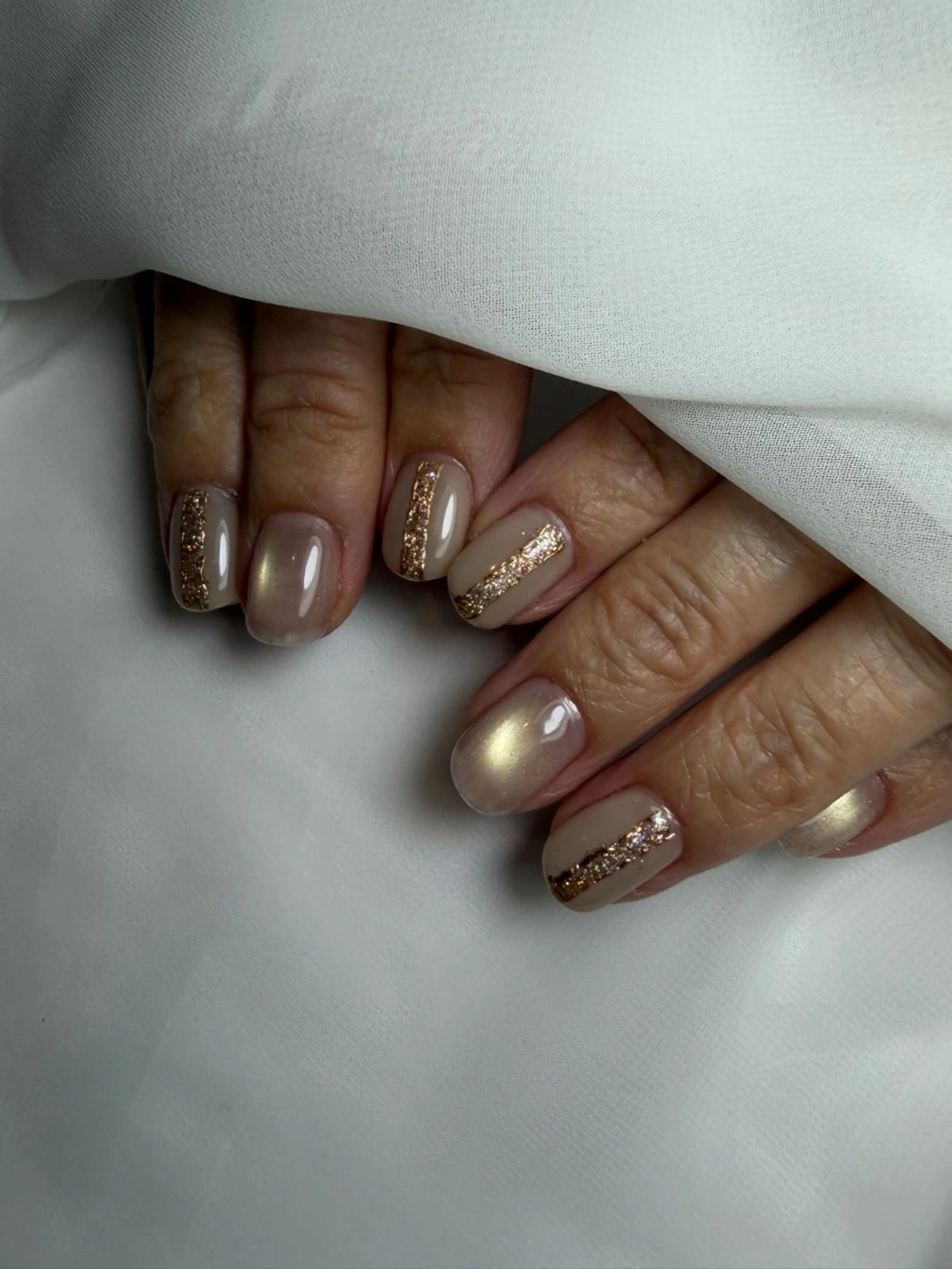 ネイル キラキラネイル ハンドネイル R2-O2 nailのネイルデザイン