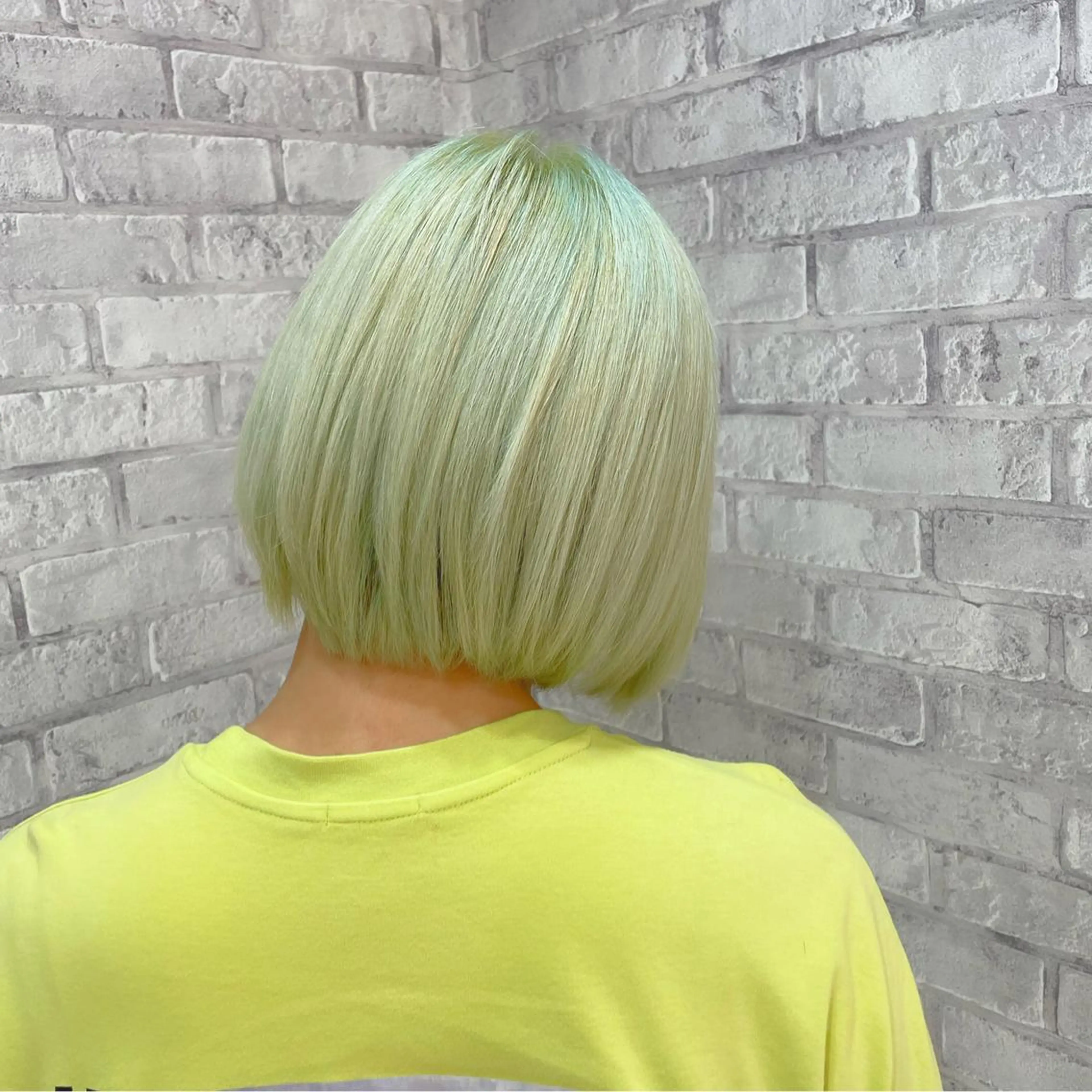 ショート カラー ブリーチ ボブ ショートヘア ヘアカラー トリートメント 秋山 幸太のヘアスタイル