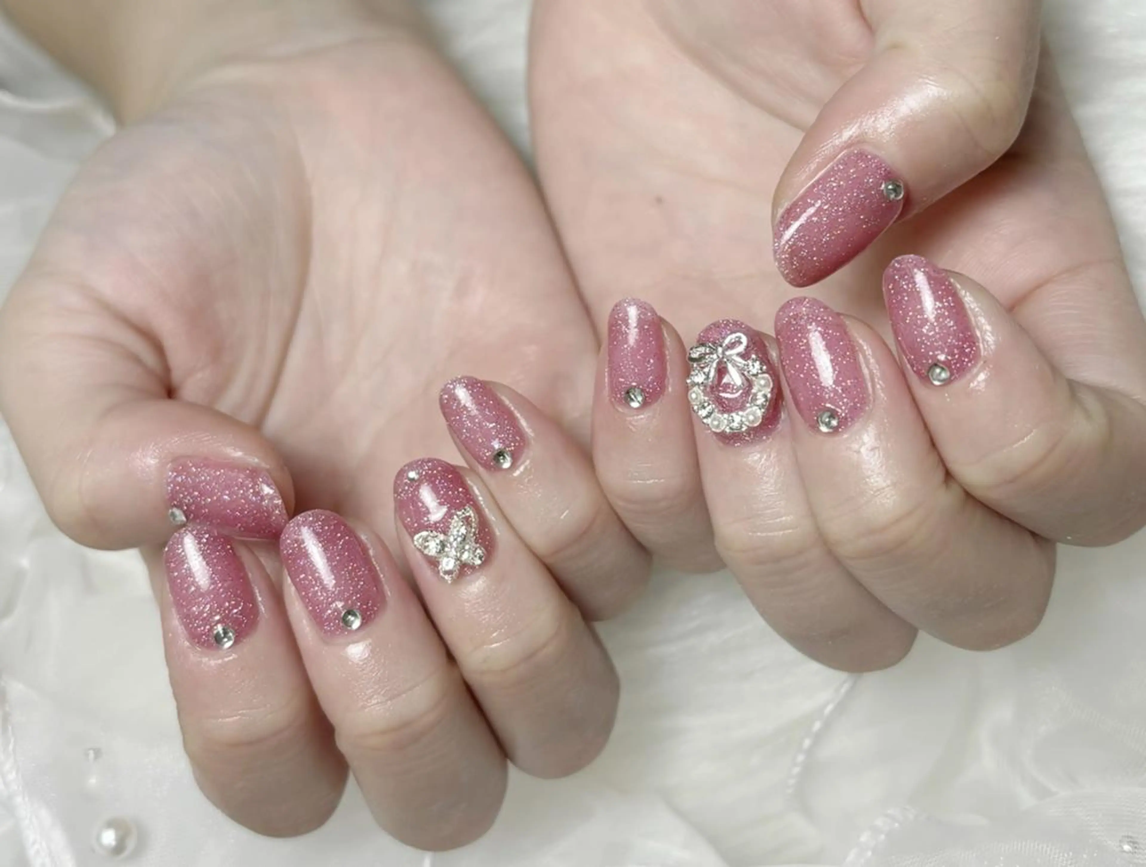 ネイル ハンドネイル Shis_🦄shi 韓国風キラキラネイルのネイルデザイン