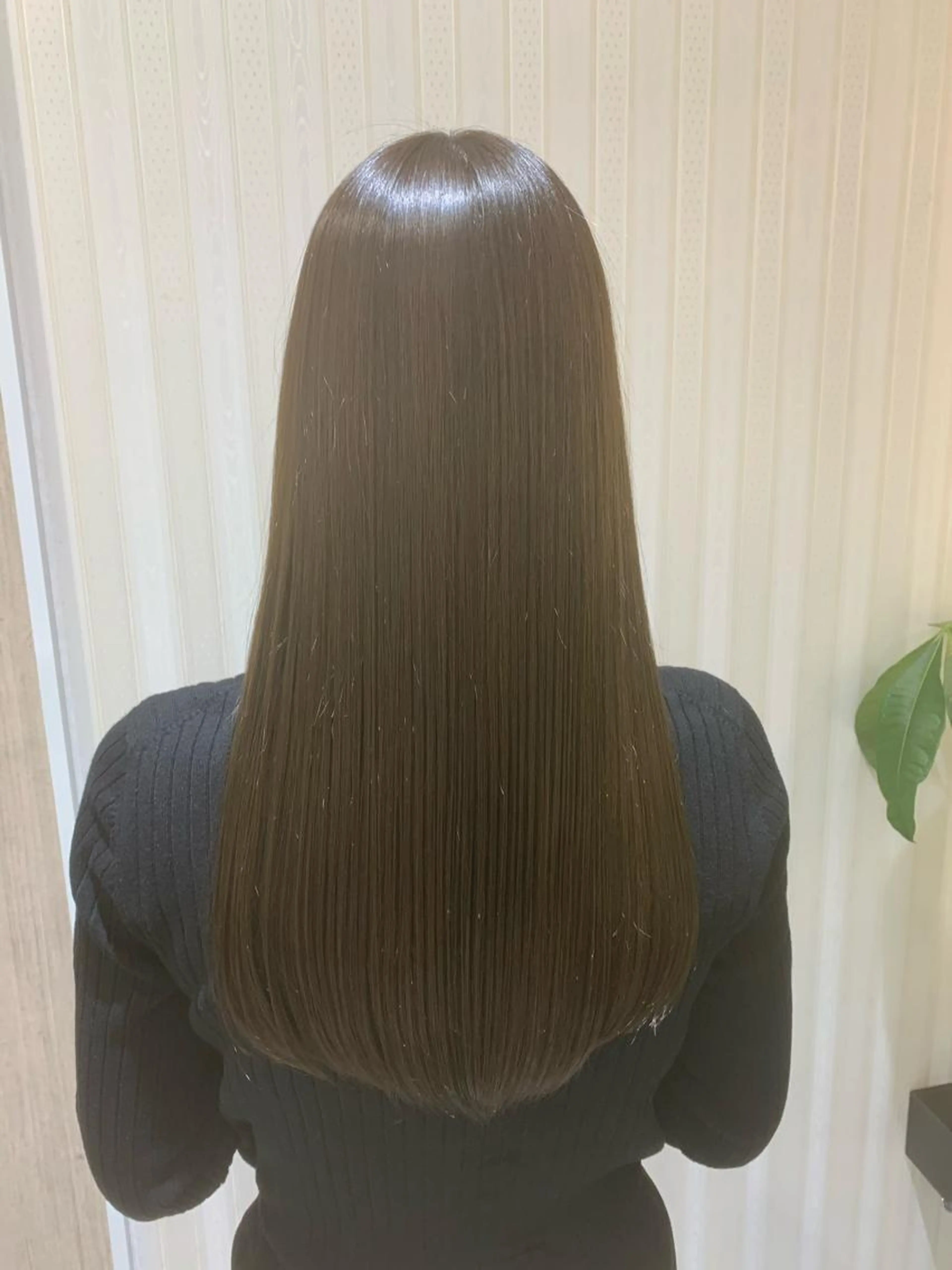 梅雨前に！カット＋縮毛矯正✨ツヤツヤな美髪へ✨の写真