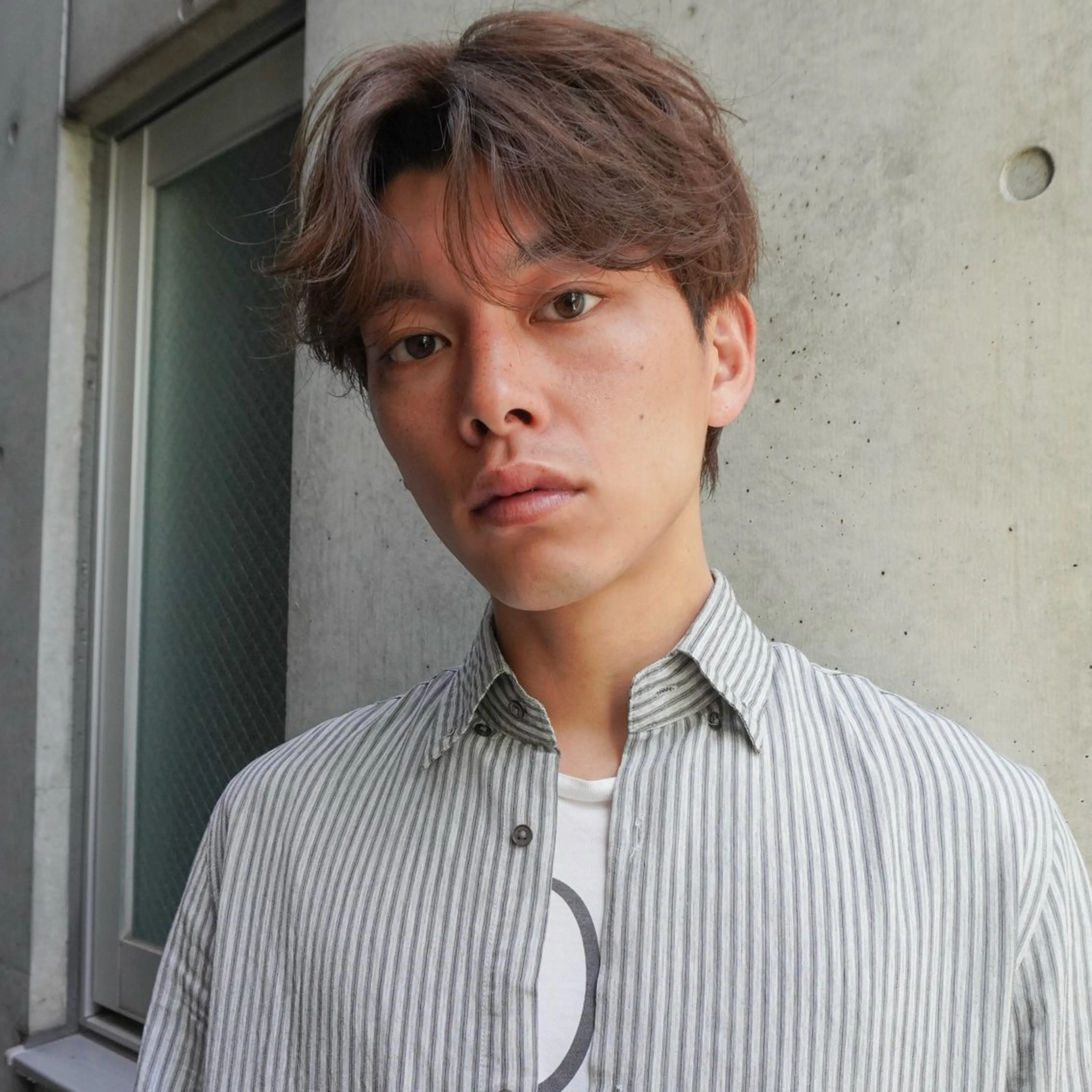 ショート カラー メンズ センターパート ブラウンカラー ナチュラルブラウン カット ヘアカラー トリートメント ◽️モードヘア◽️ SHOUTOのヘアスタイル