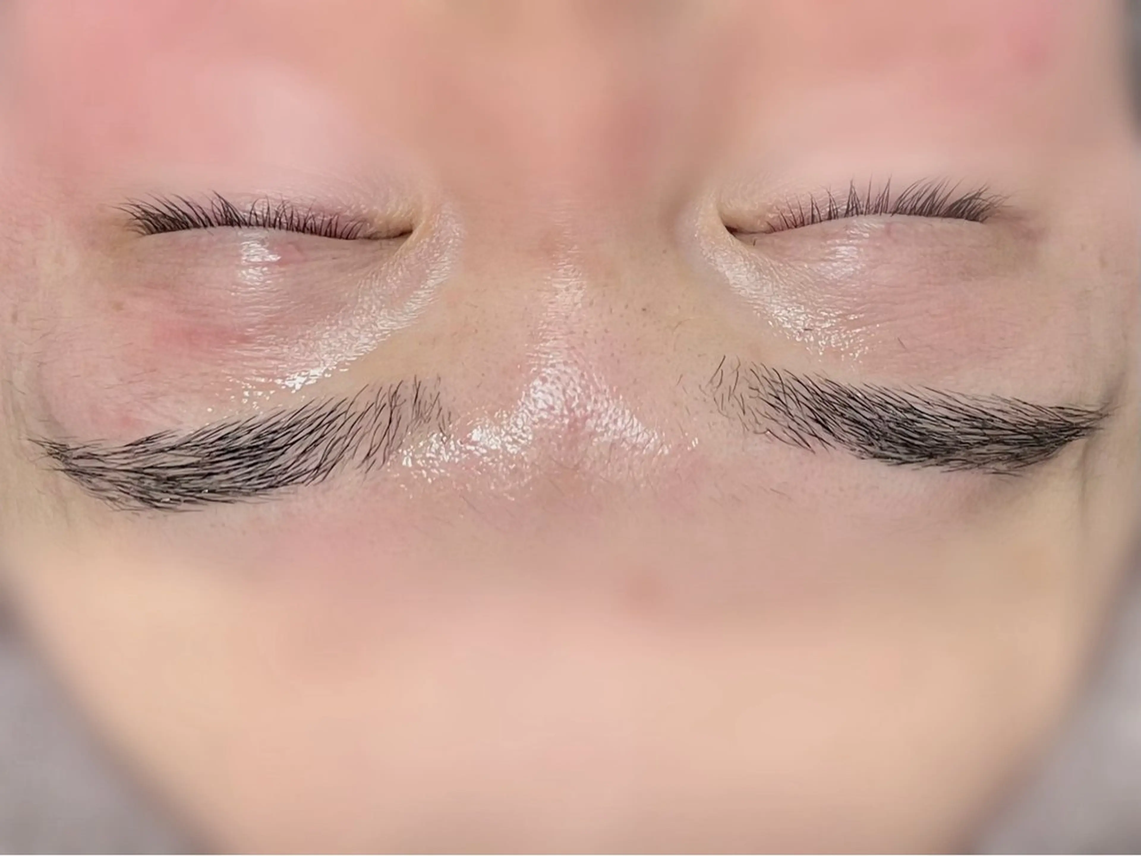 メンズ アイブロウ メンズアイブロウ 眉毛ワックス脱毛 ワックス脱毛 眉カット 羽生 杏菜のエステ・リラクイメージ