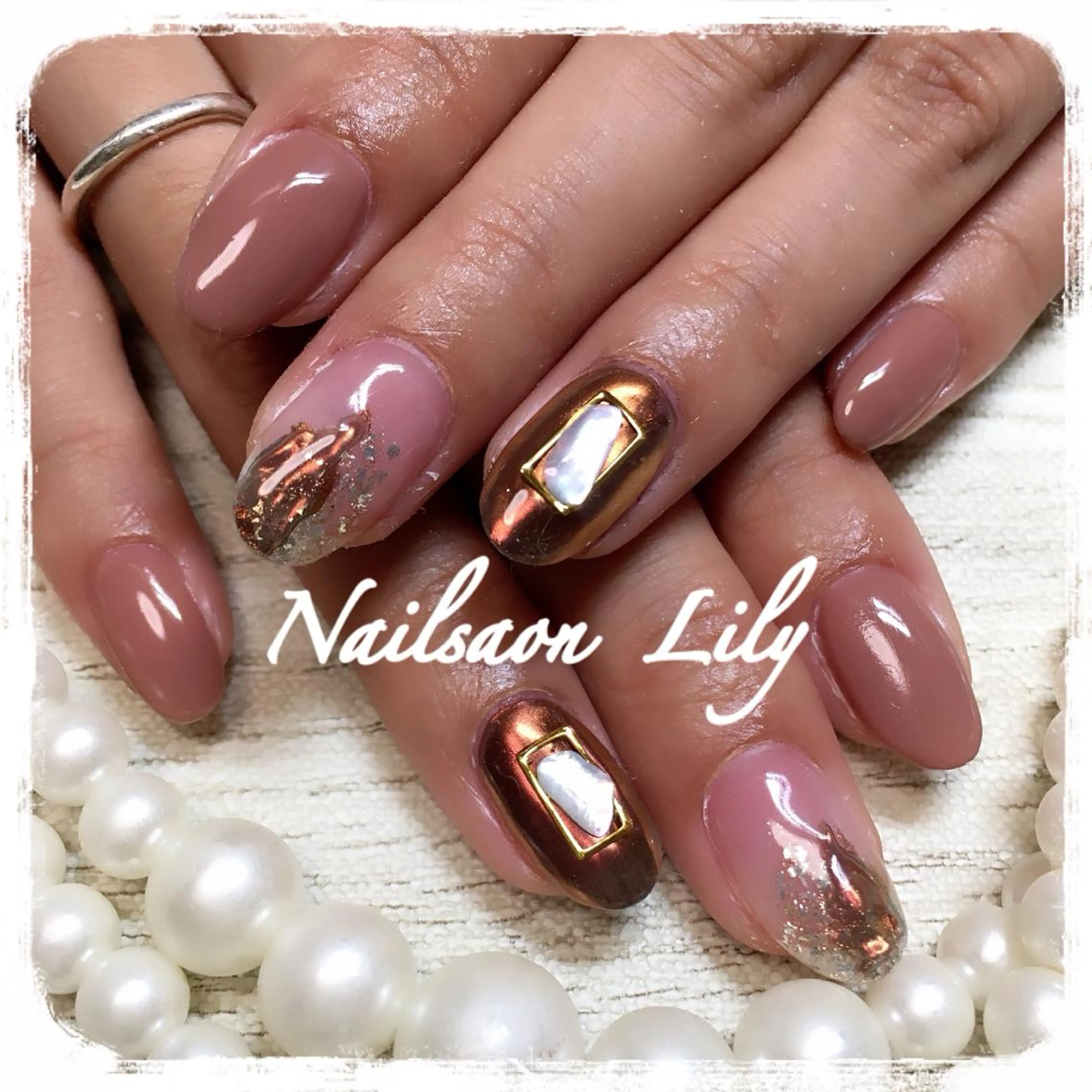 ネイル ミラーネイル Nailsalon Lilyのネイルデザイン