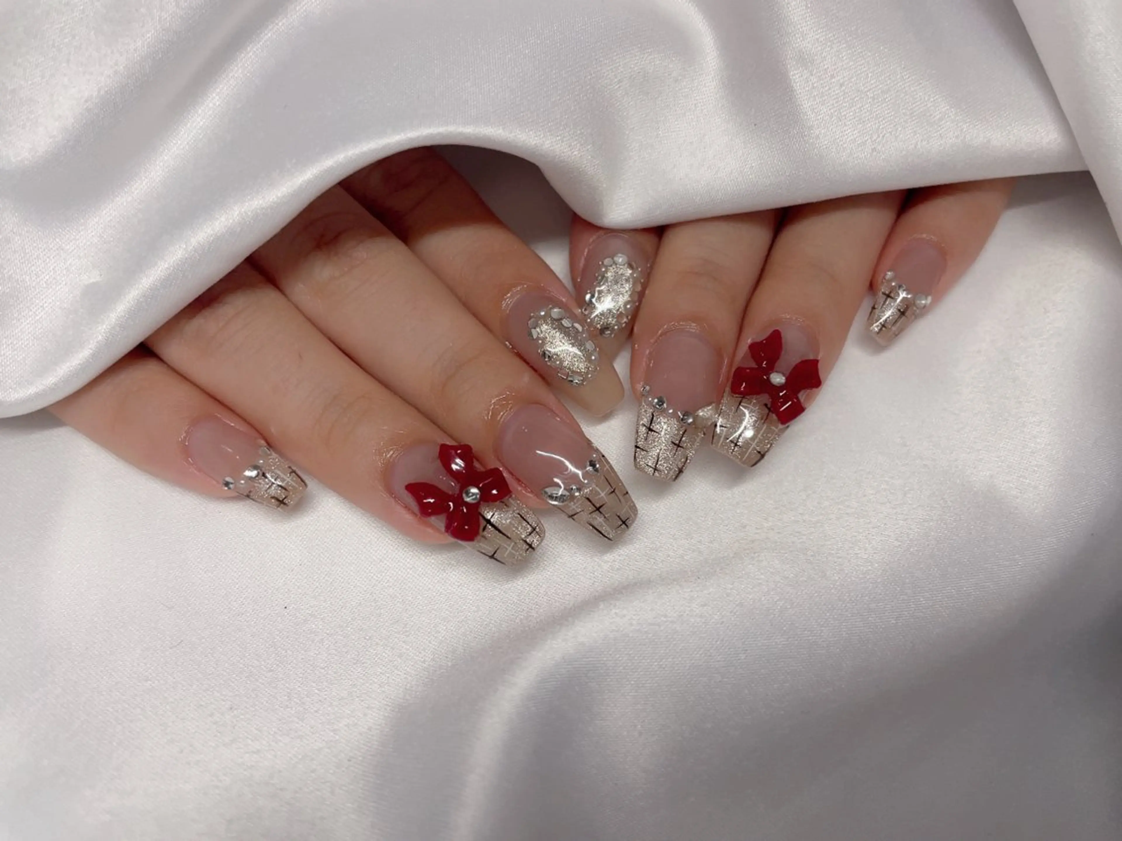 ネイル アニマル柄 ハート マグネットネイル ニュアンスネイル シンプルネイル ハンドネイル ハンドケア A OIのネイルデザイン