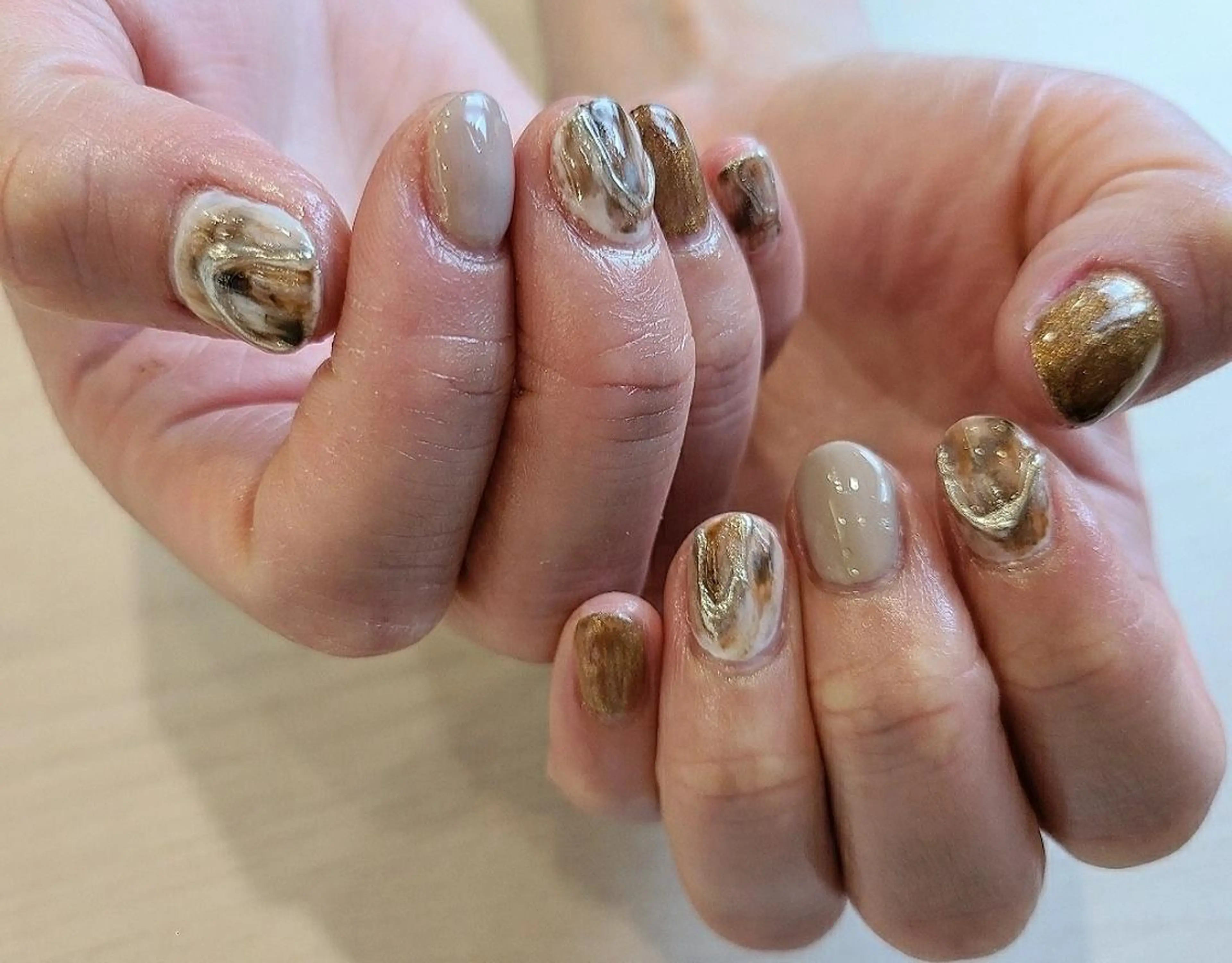 ネイル ブラウン ニュアンスネイル 関口 友菜のヘアスタイル