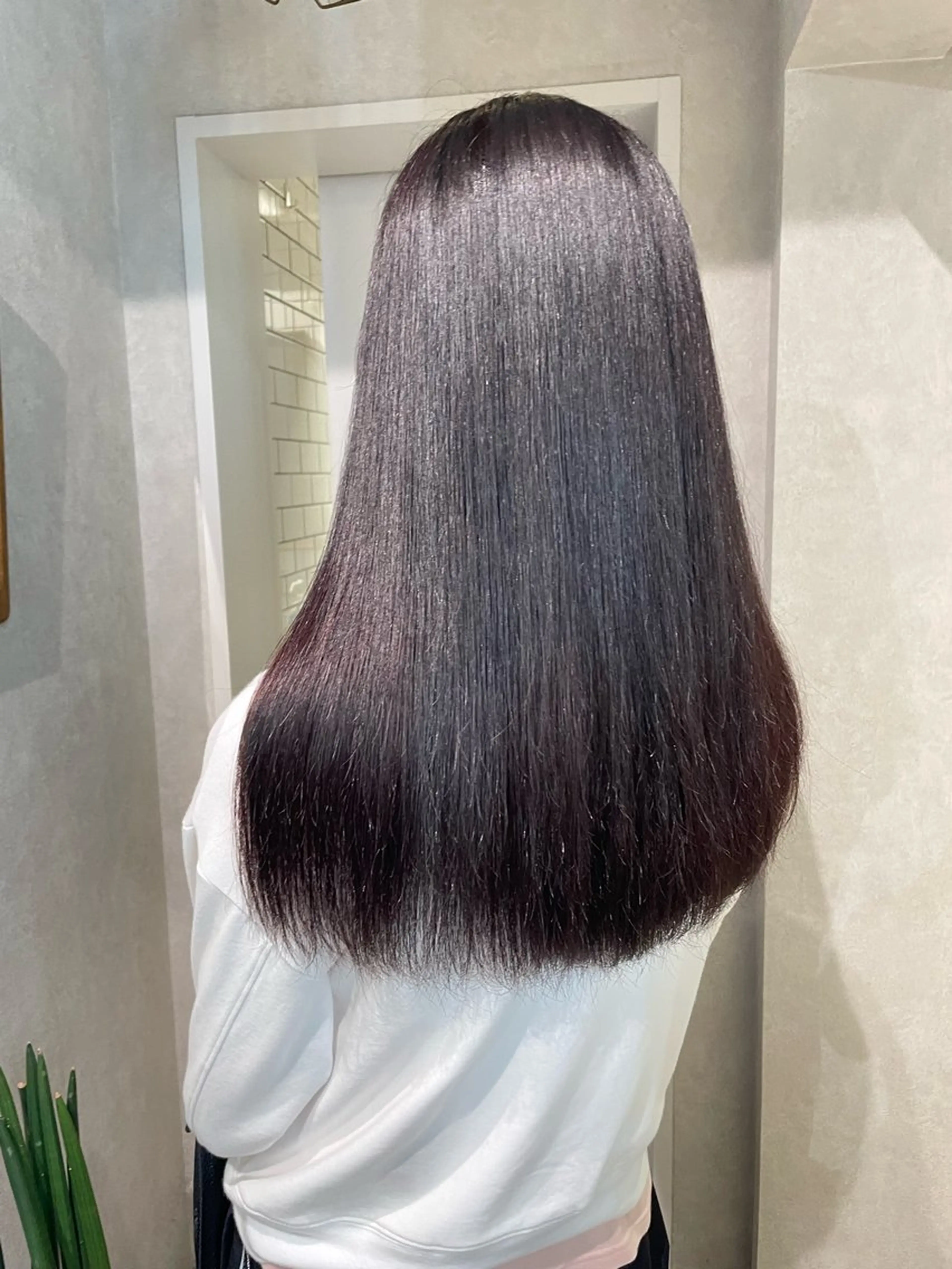 セミロング カラー 酸性ストレート 縮毛矯正 ナチュラル透明感🌱 小山美樹子のヘアスタイル