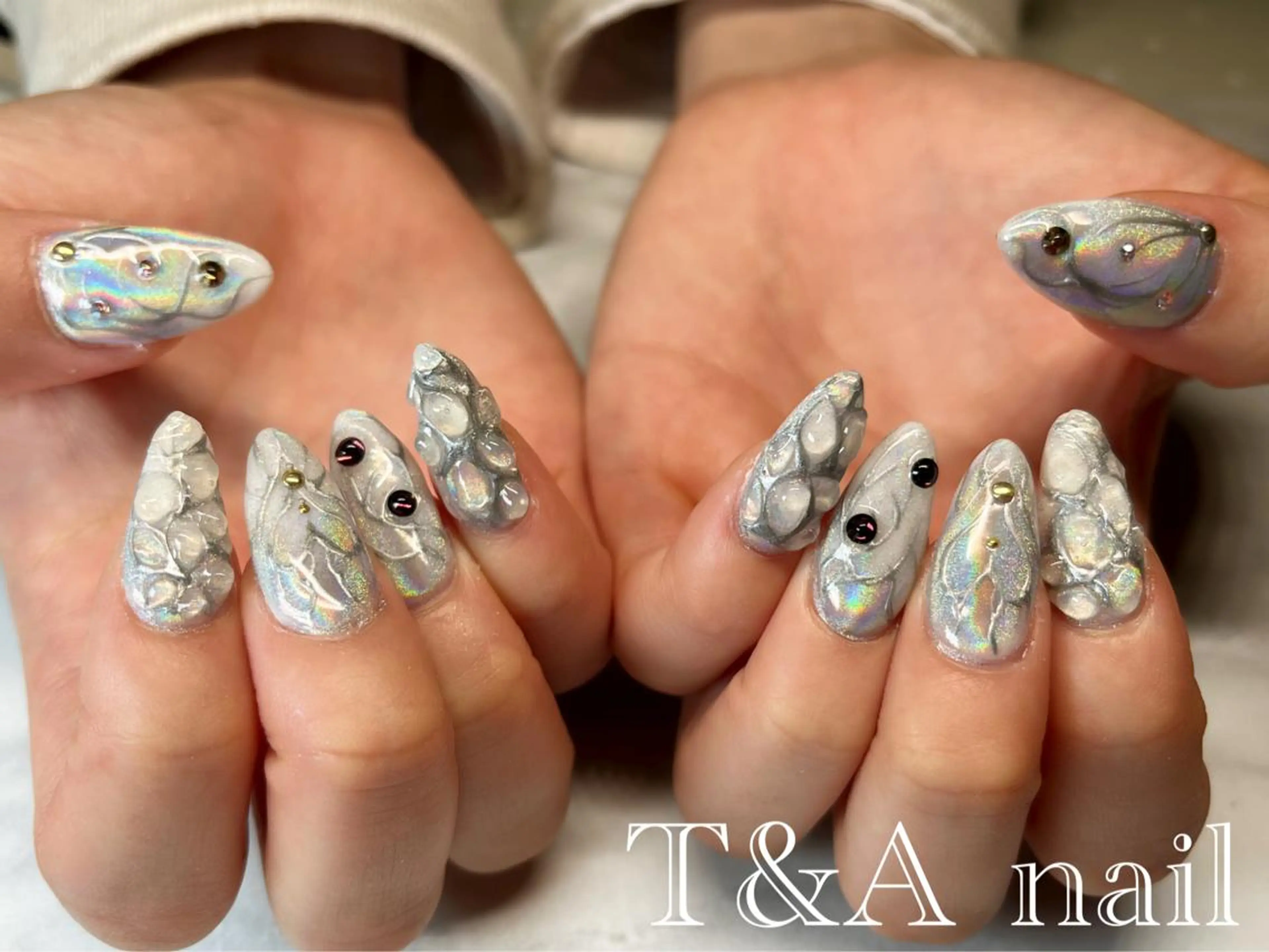 セミロング ネイル 長さ出し ジェルネイル ニュアンスネイル スカルプネイル シルバー T&A nailのネイルデザイン