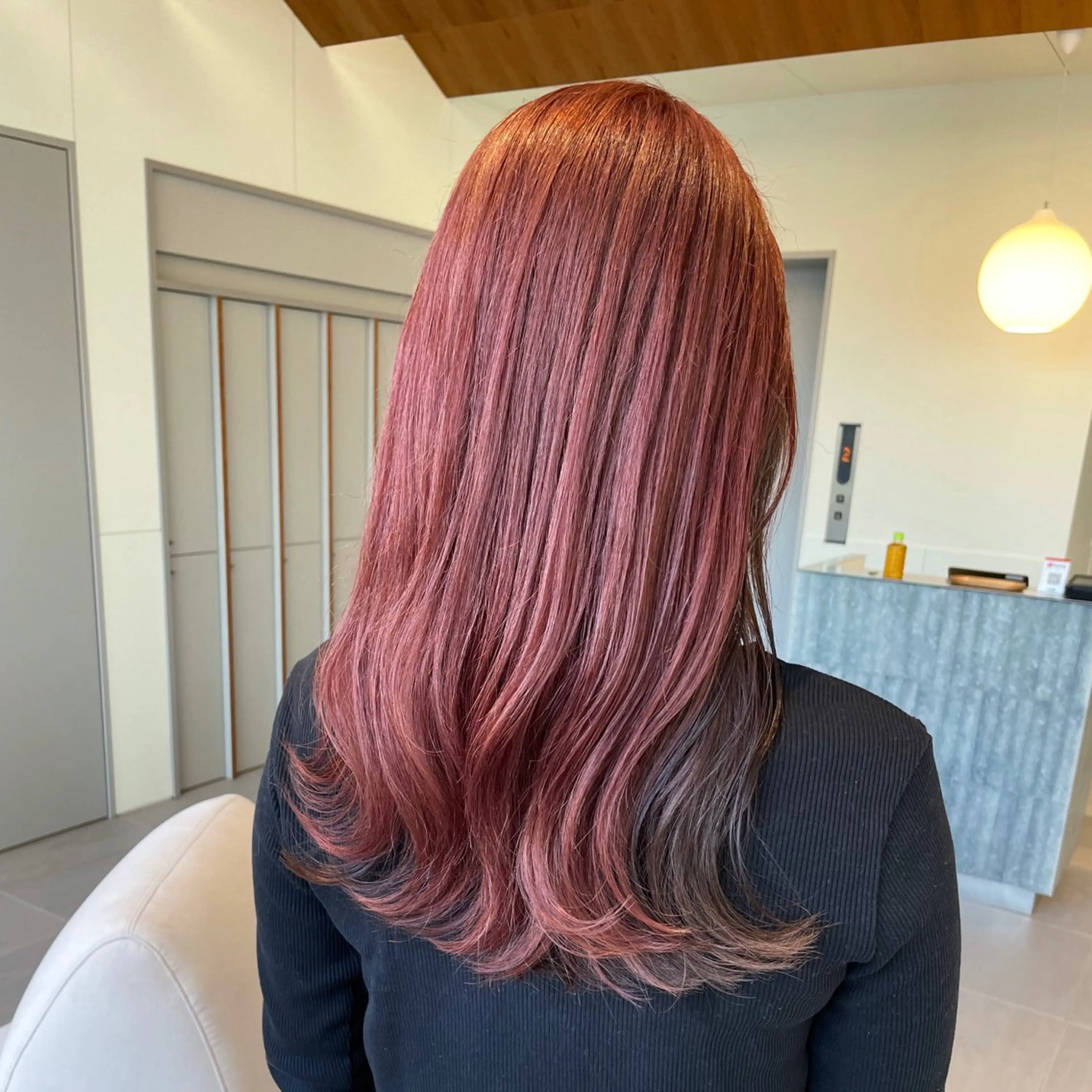 ロング カラー ベージュカラー 透明感カラー ダブルカラー インナーカラー ピンクカラー ヘアカラー トリートメント ブリーチ/レイヤー 🌻Mutsumiのヘアスタイル