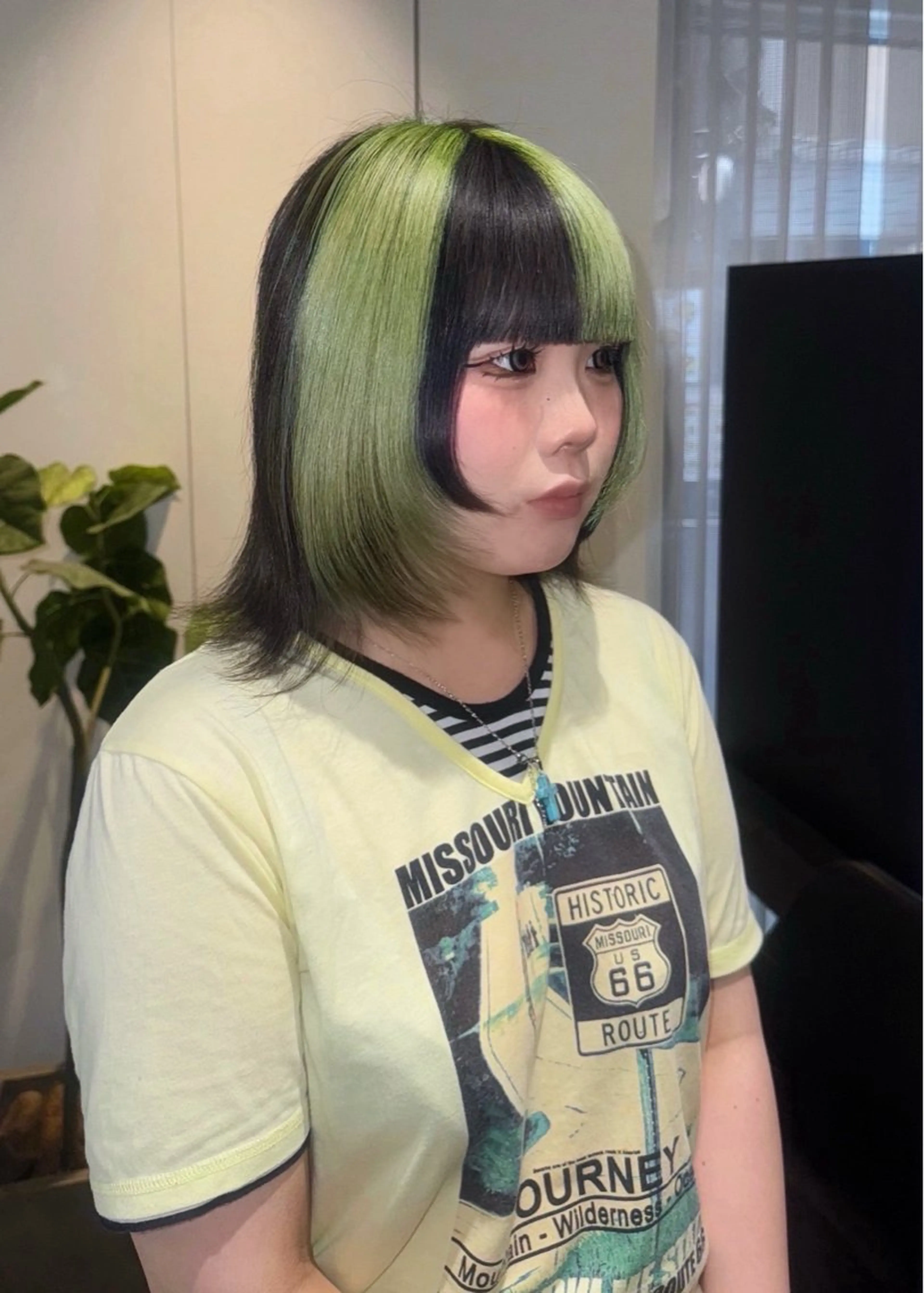 ミディアム カラー カット SALOWIN 原宿 IL Salice所属・MIMI🌻໋᳝݊ 個性派カラー⑅ ⸝꙳のヘアスタイル