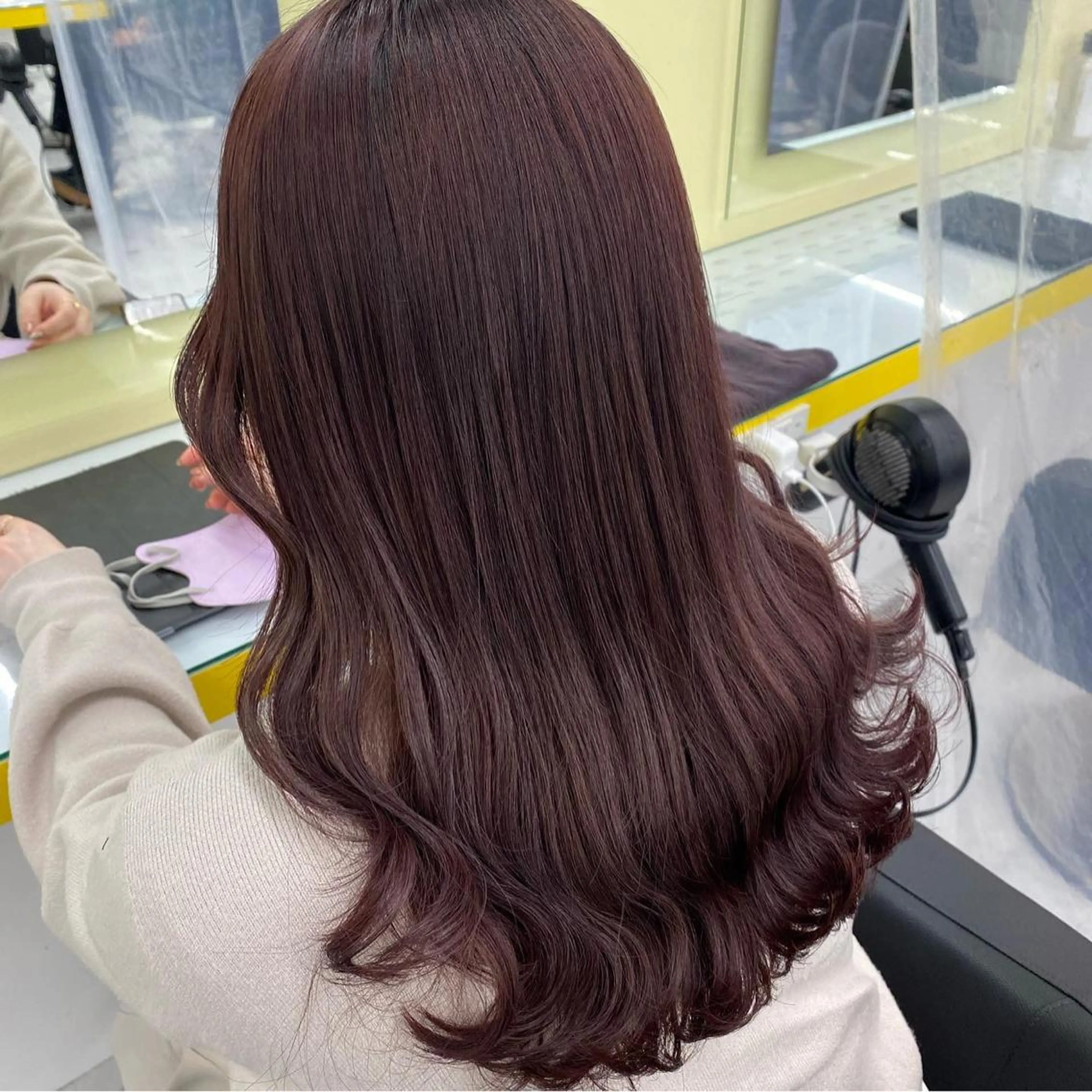 セミロング カラー パーマ ヘアアレンジ メンズ キッズ ネイル マツエク・マツパ アイブロウ ブラウンカラー ピンクカラー 眉カラー カラーマツエク ブラウン linette所属・🐩推し活🐩 FUTABA🍒のヘアスタイル