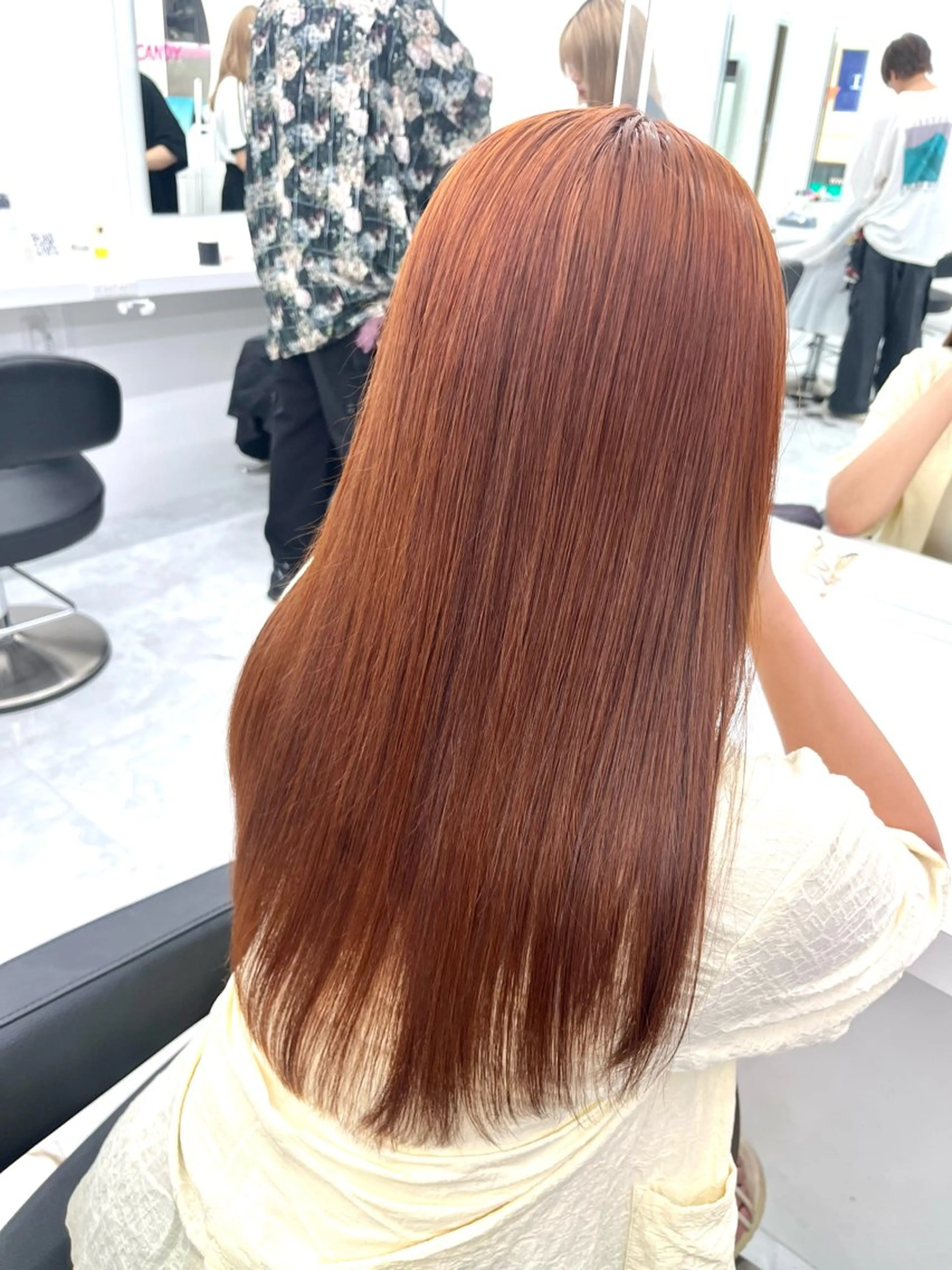 ロング ❤︎ワンホンガーリー なハイトーンヘア❤︎のヘアスタイル