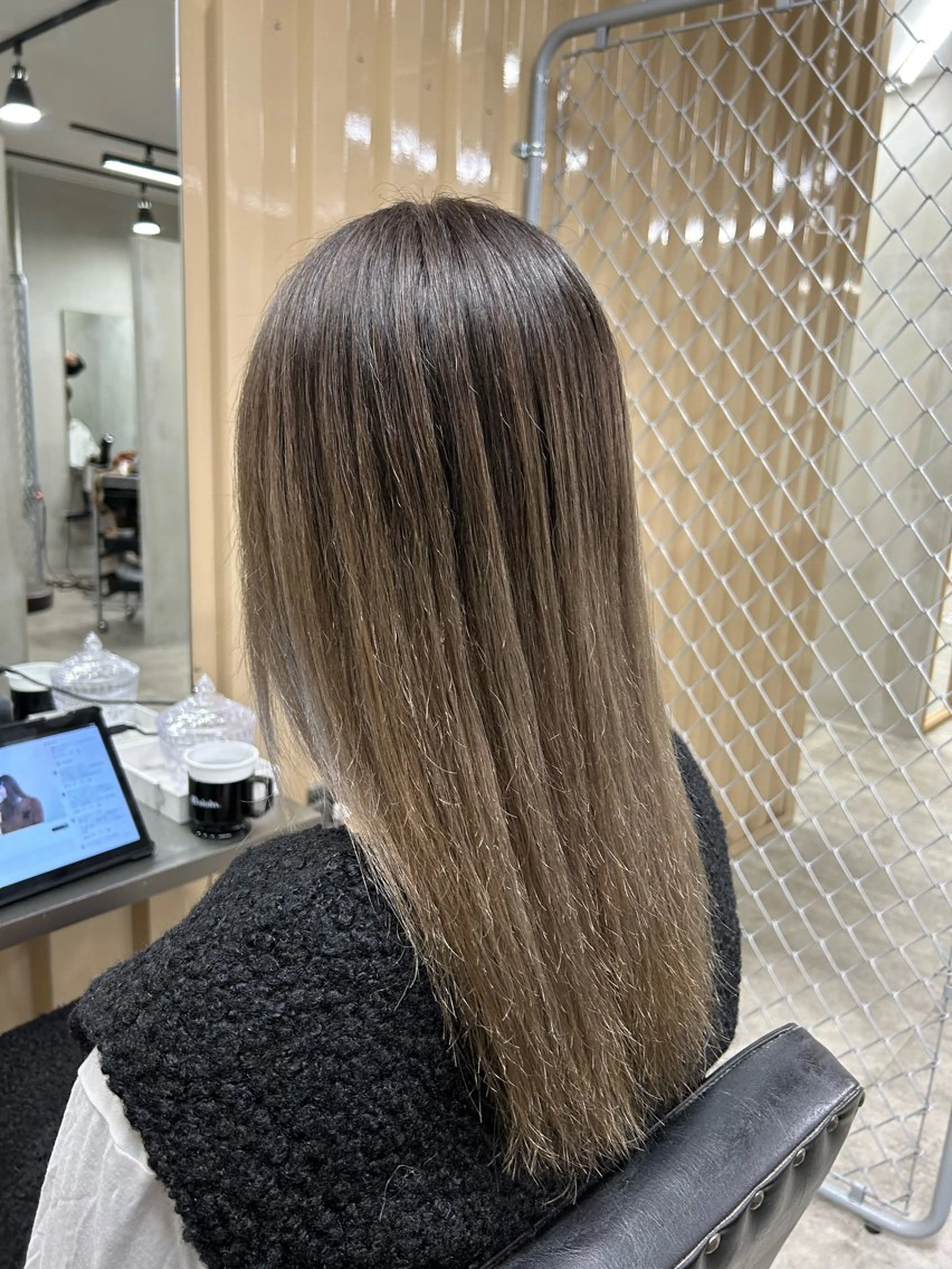 セミロング ヘアカラー MASAYUKI/ ブリーチのヘアスタイル