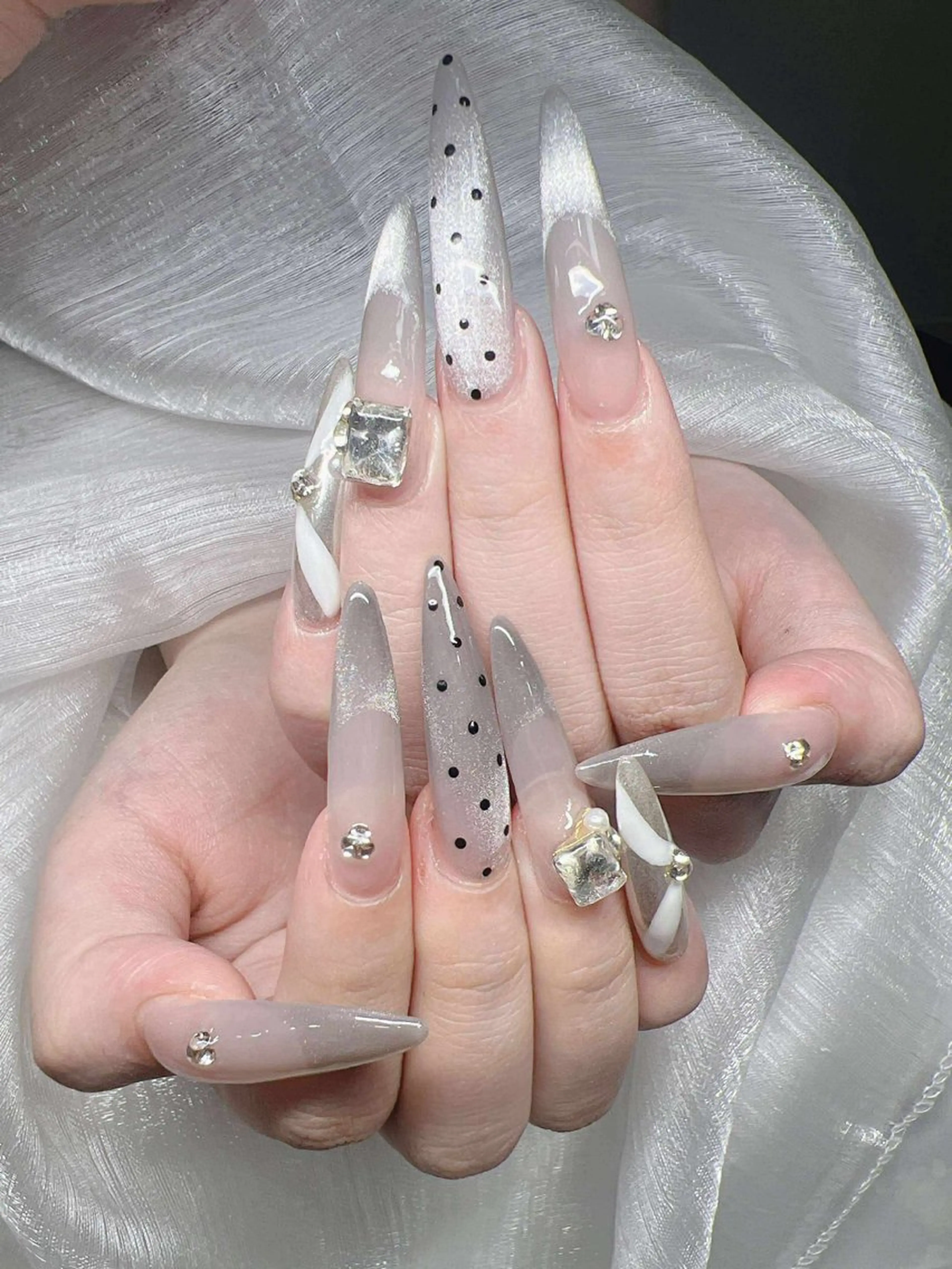 ネイル ハンドネイル Lee Nailsのネイルデザイン