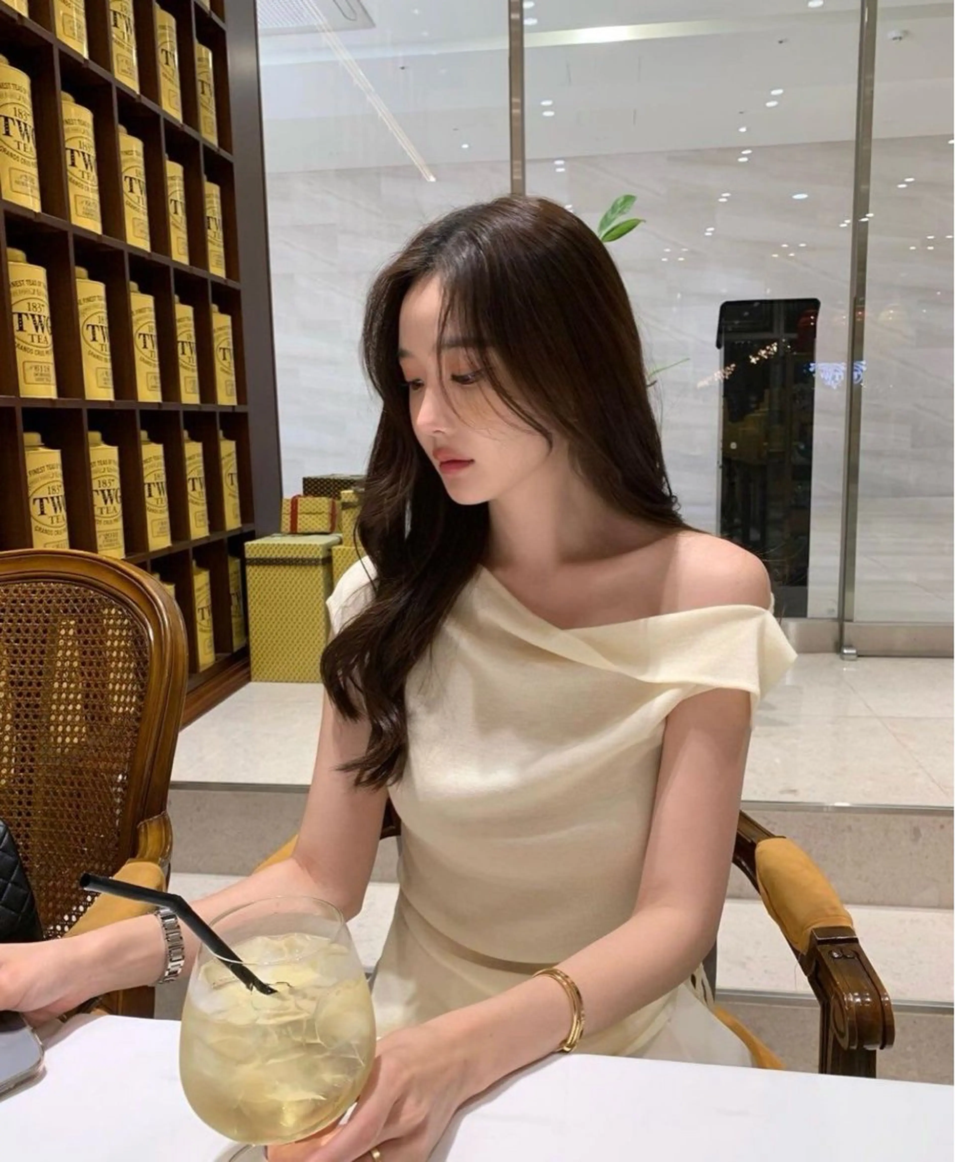 ロング カラー カット ヘアカラー トリートメント 莉乃/縮毛矯正/髪質 改善/艶カラーのヘアスタイル