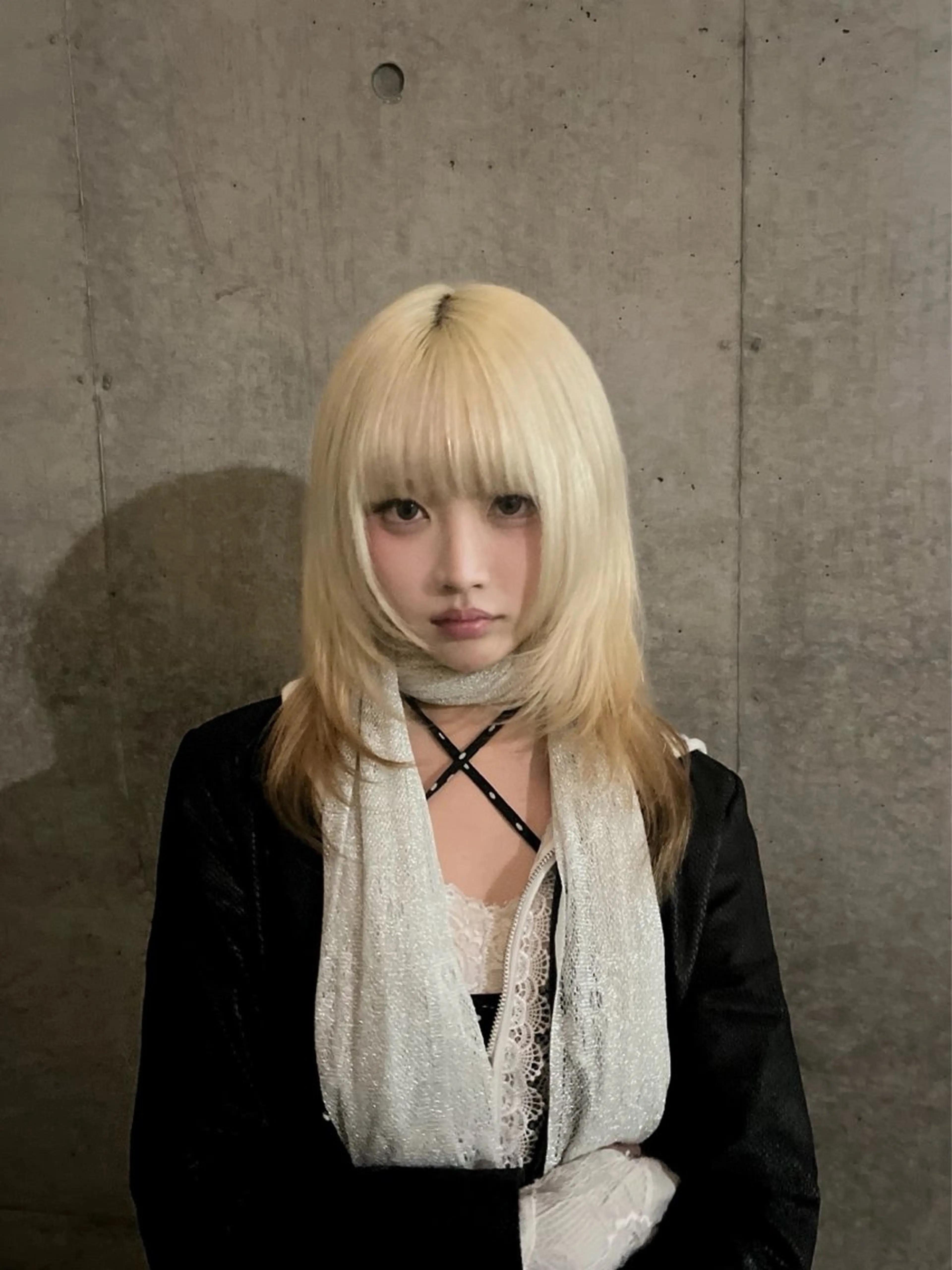 ミディアム カラー ブロンド ホワイトブロンド 顔周りカット レイヤーカット 小顔カット ヘアカラー トリートメント レイヤー/ブロンド 透明感カラー/ヒロトのヘアスタイル