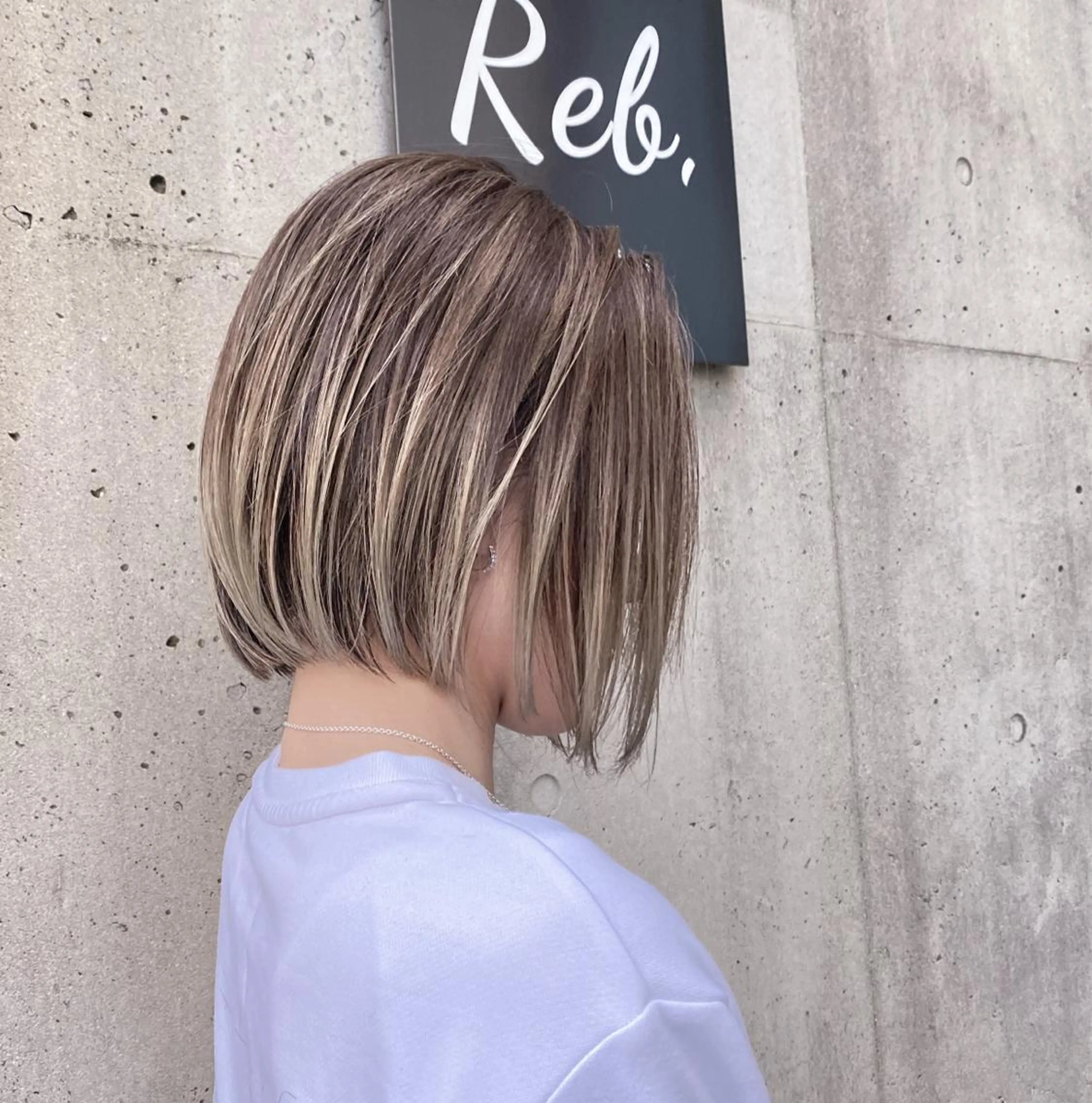 ショート カラー ネイル マツエク・マツパ グラデーションカラー ハイライトカラー ボブ ハイライト グラデーション 中山 天地のヘアスタイル