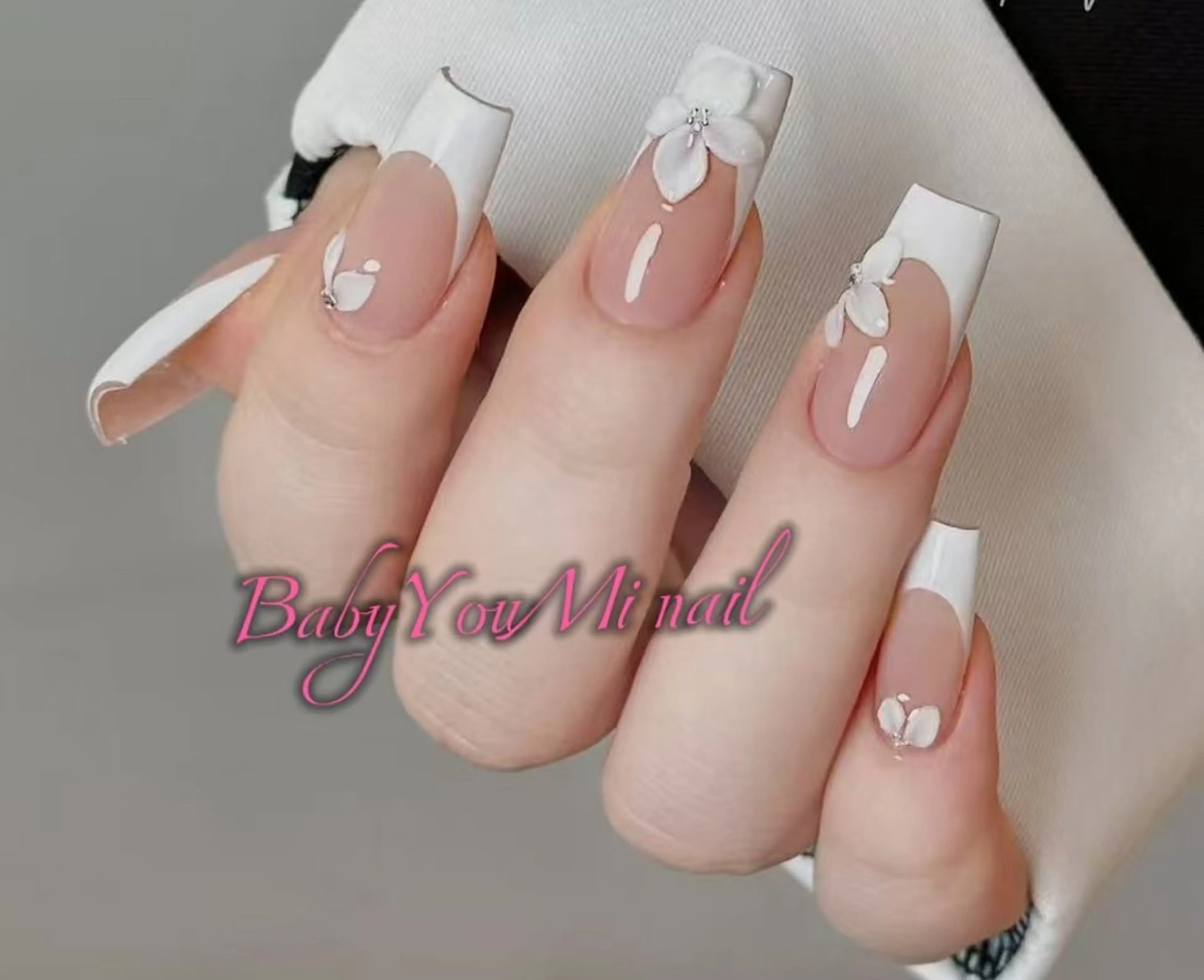 ネイル オーロラネイル フラワーネイル フットネイル フレンチネイル ジェルネイル ハンドネイル BabyYouMi ねねのネイルデザイン