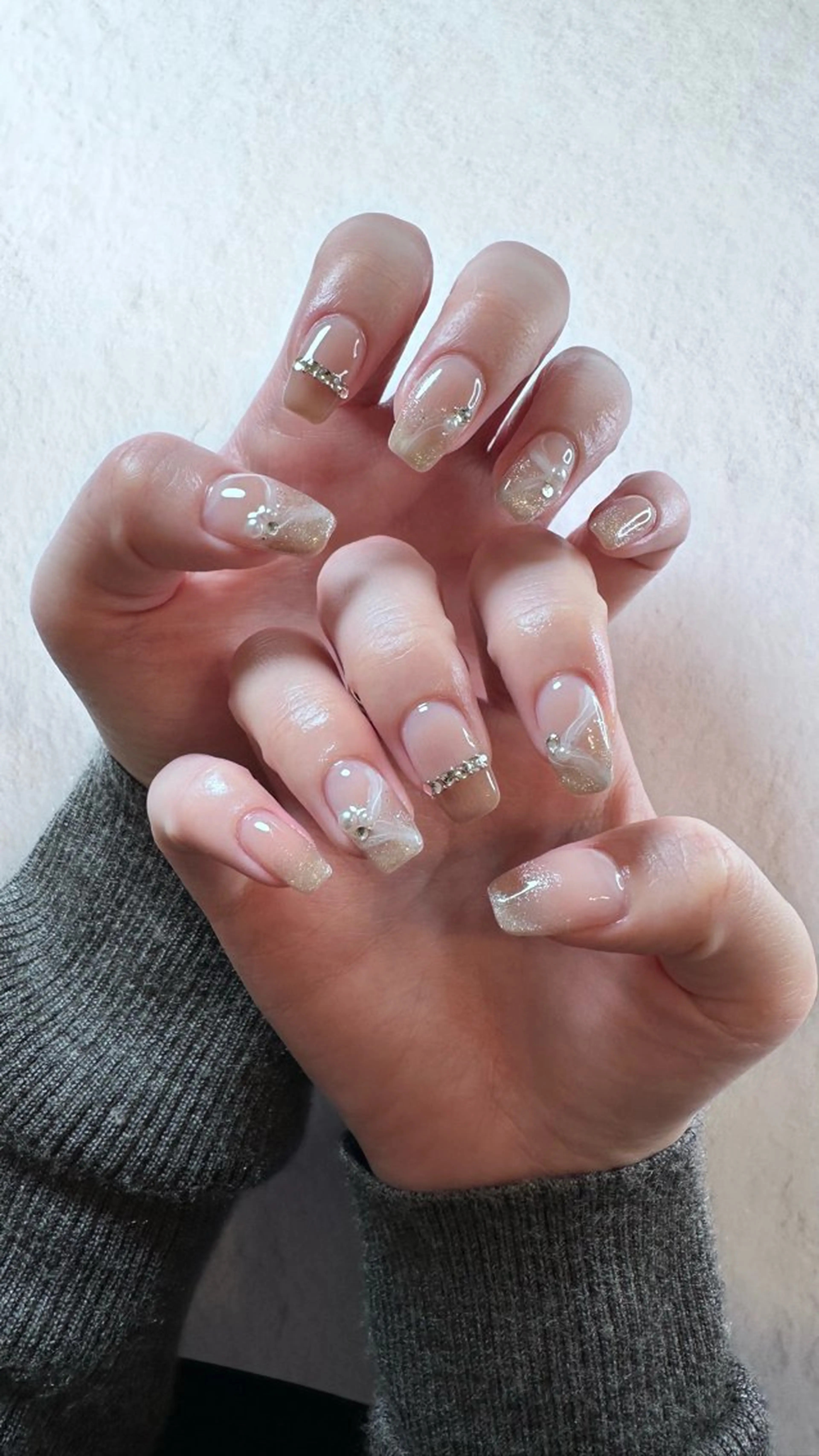 ネイル ニュアンスネイル ハンドネイル ハンドケア Atelier Ariのネイルデザイン