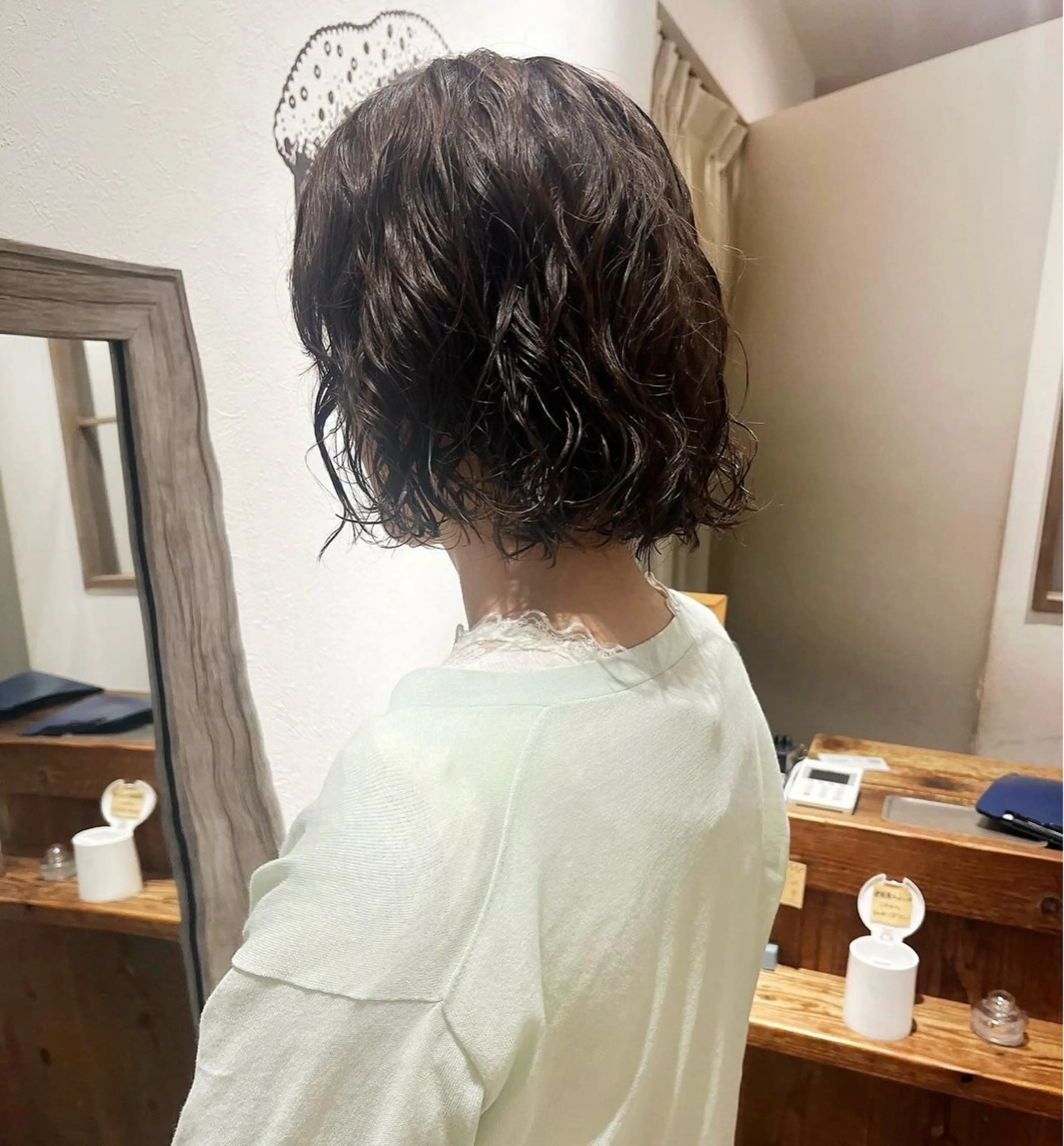 ミディアム カラー パーマ ミディアムパーマ ベージュカラー オリーブベージュ ボブ カット ヘアカラー パーマ トリートメント ヘッドスパ 上品な暖色/丸みボブ Chie🪷のヘアスタイル