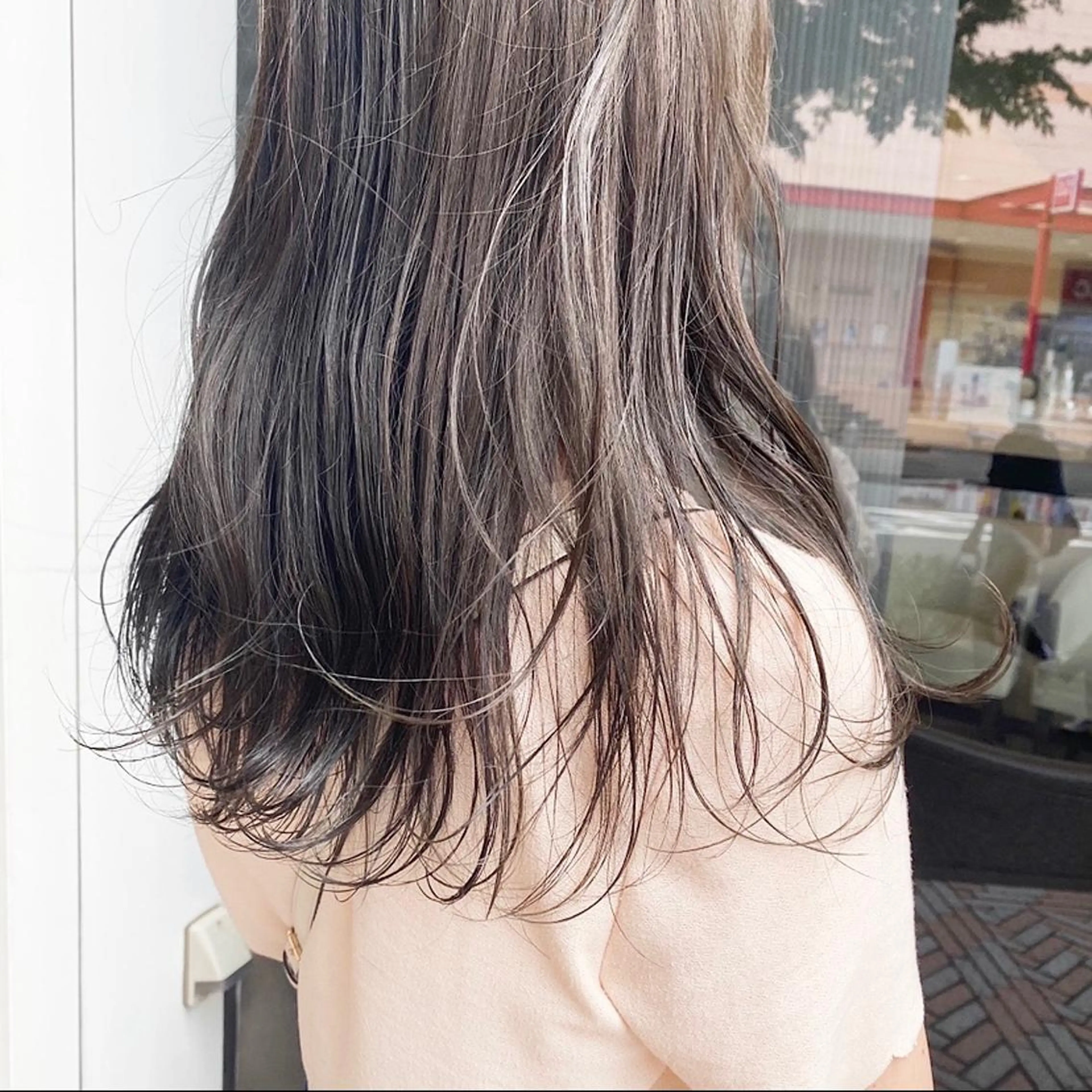 ロング カラー 滝本 里実のヘアスタイル