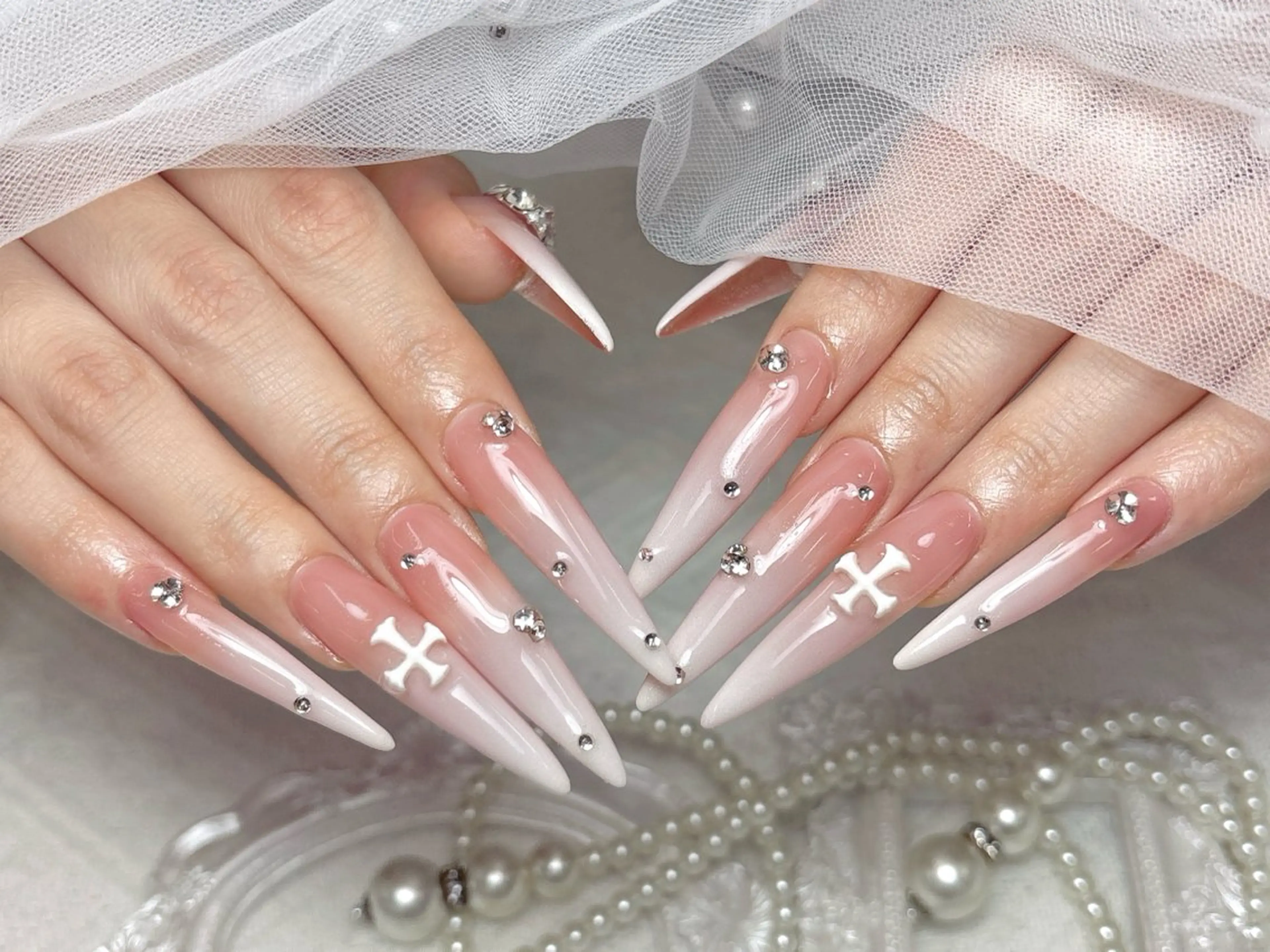 ネイル ジェルネイル 韓国ネイル マグネットネイル 持ち込み ワンカラーネイル ハンドネイル ハンドケア R1🎀Nail💕 池袋東口店のネイルデザイン