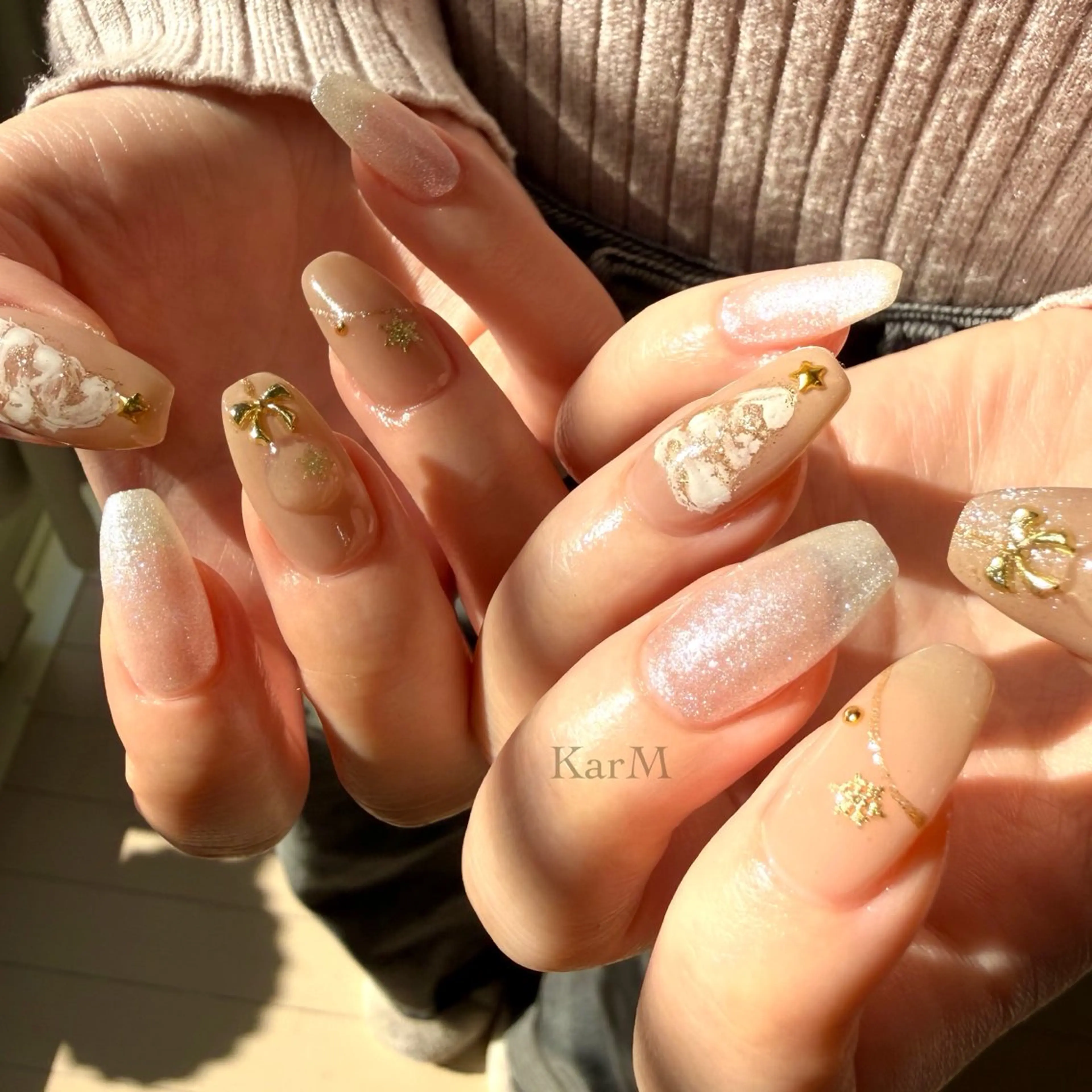 ネイル オーロラネイル チークネイル ドット フラッシュネイル フレンチネイル ハンドネイル ogino karinのネイルデザイン