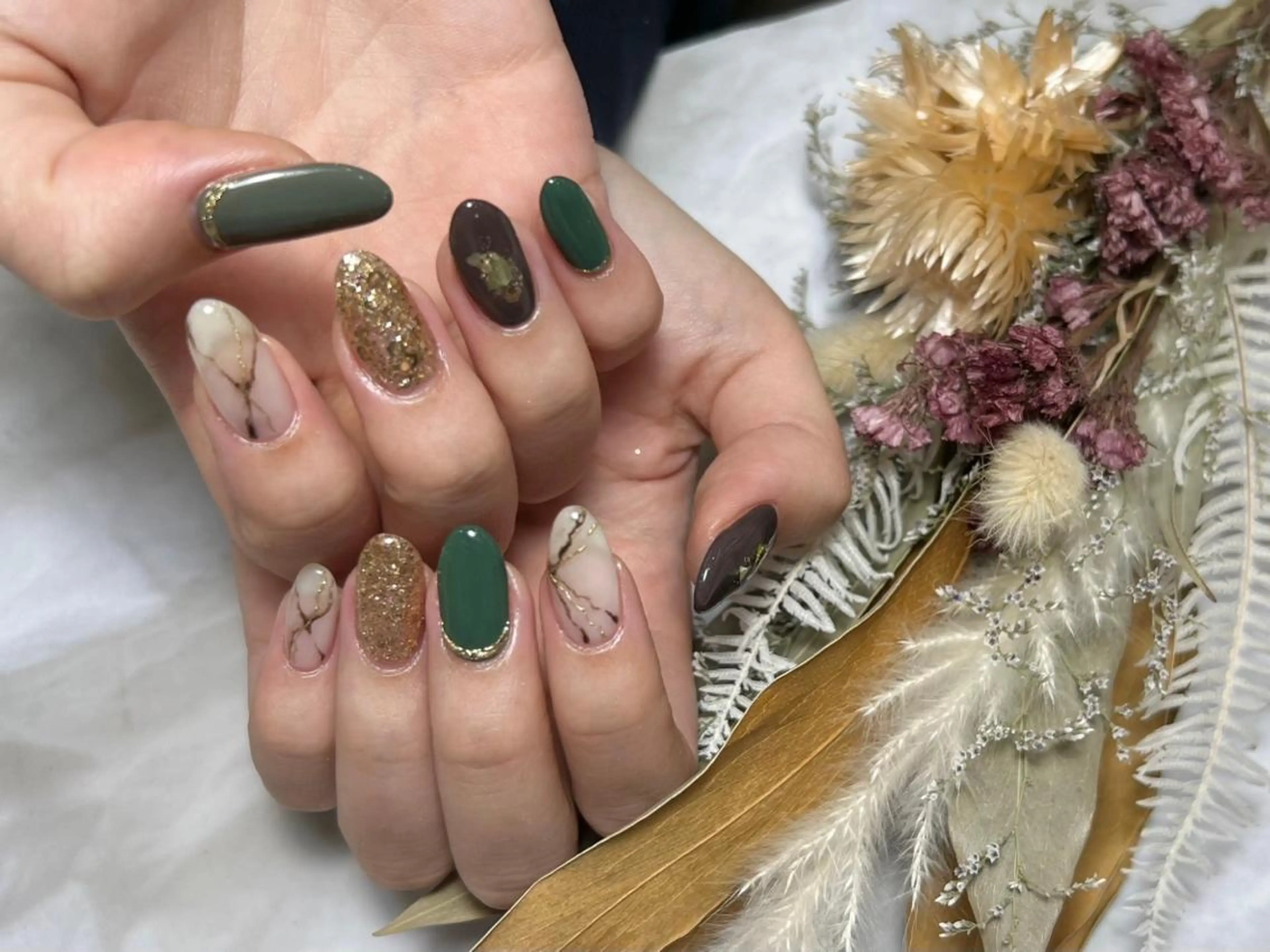 ネイル ブラウン ゴールド グリーン 大理石ネイル(マーブル) 持ち込み Kanna Yuki カンナユキのネイルデザイン