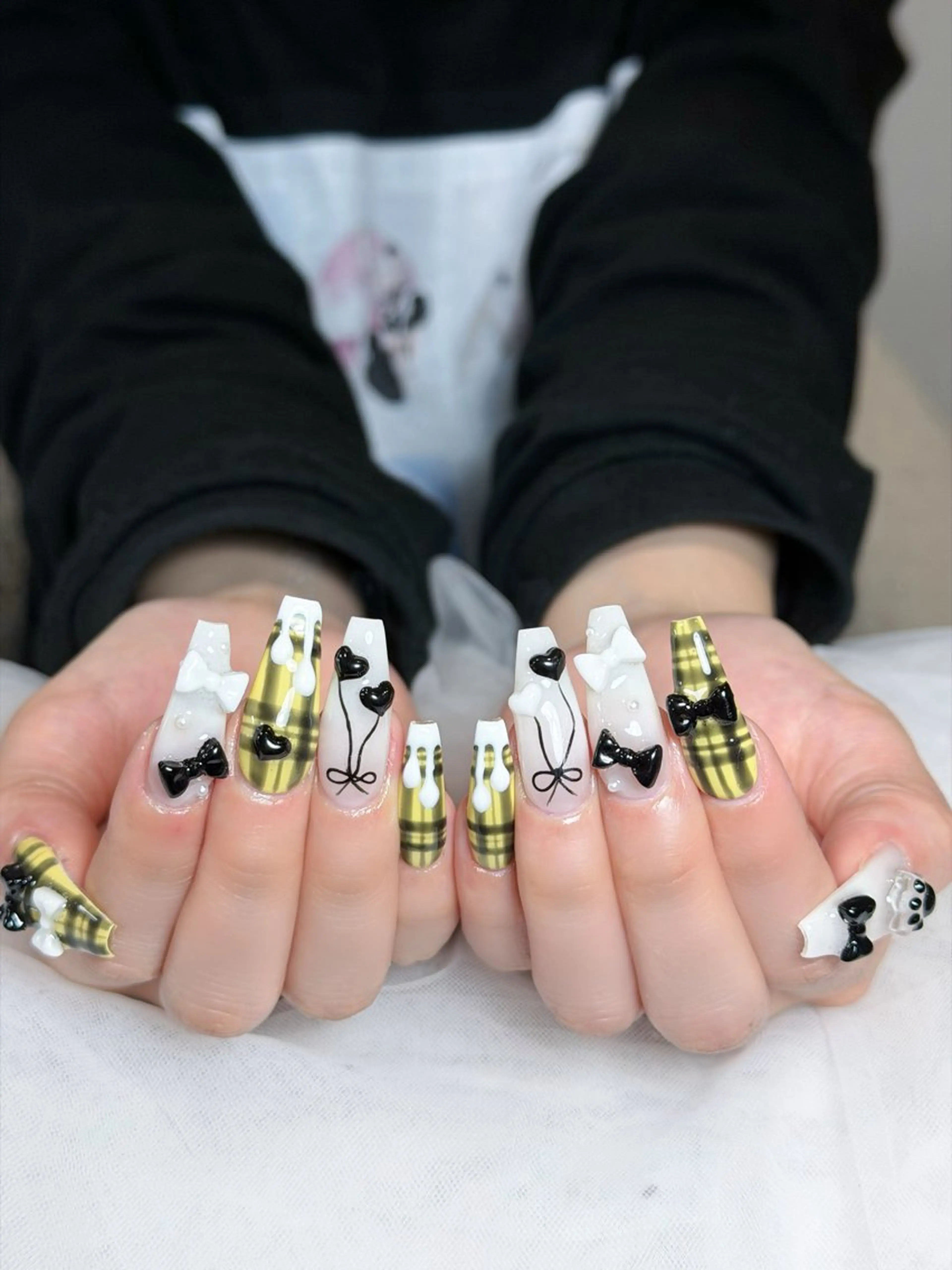 ネイル チークネイル ドット フレンチネイル グラデーション ハート ハンドネイル Julli NailStudioのネイルデザイン