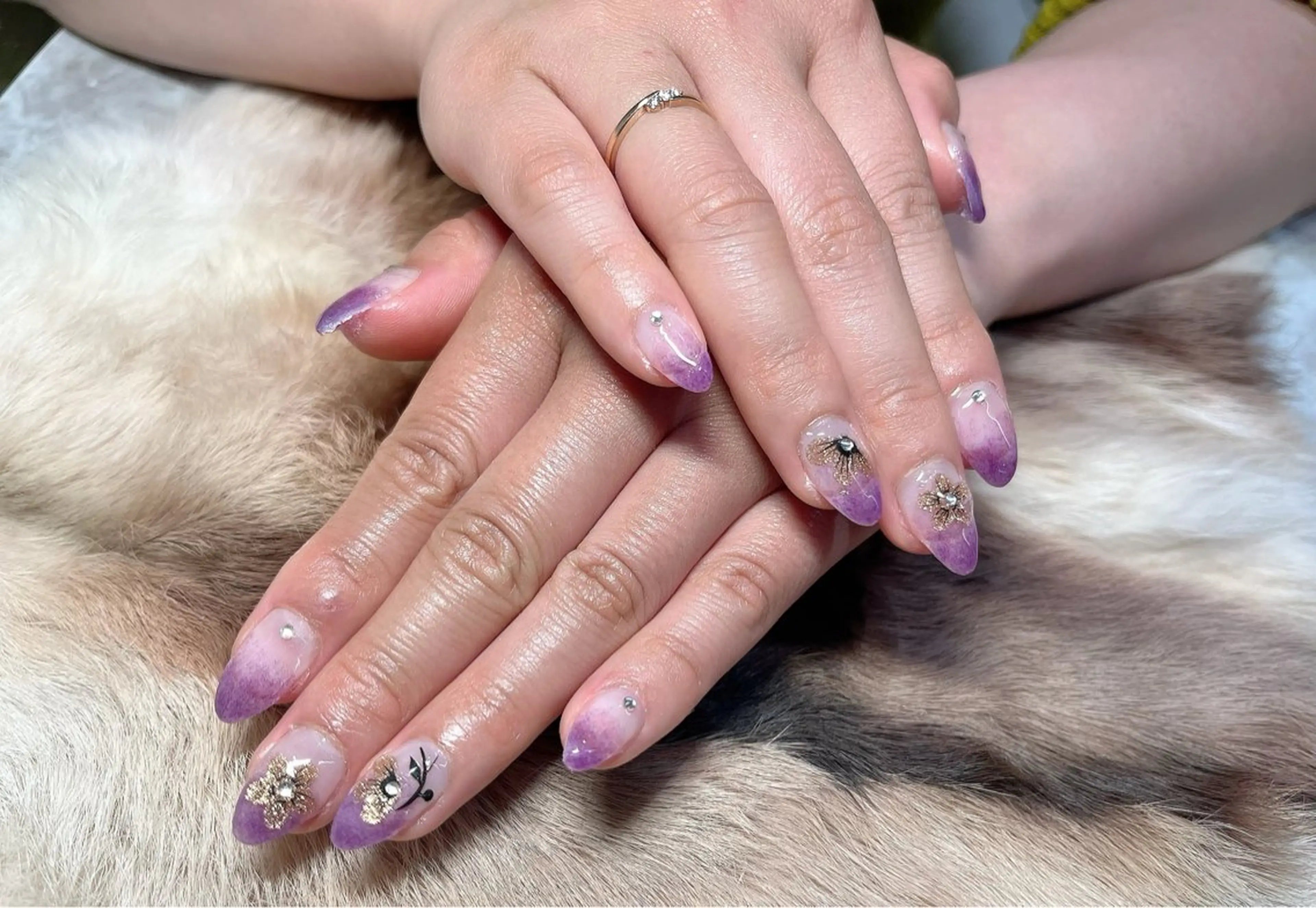 ネイル パープル ハンドネイル Nail ecxia ／Reikaのネイルデザイン