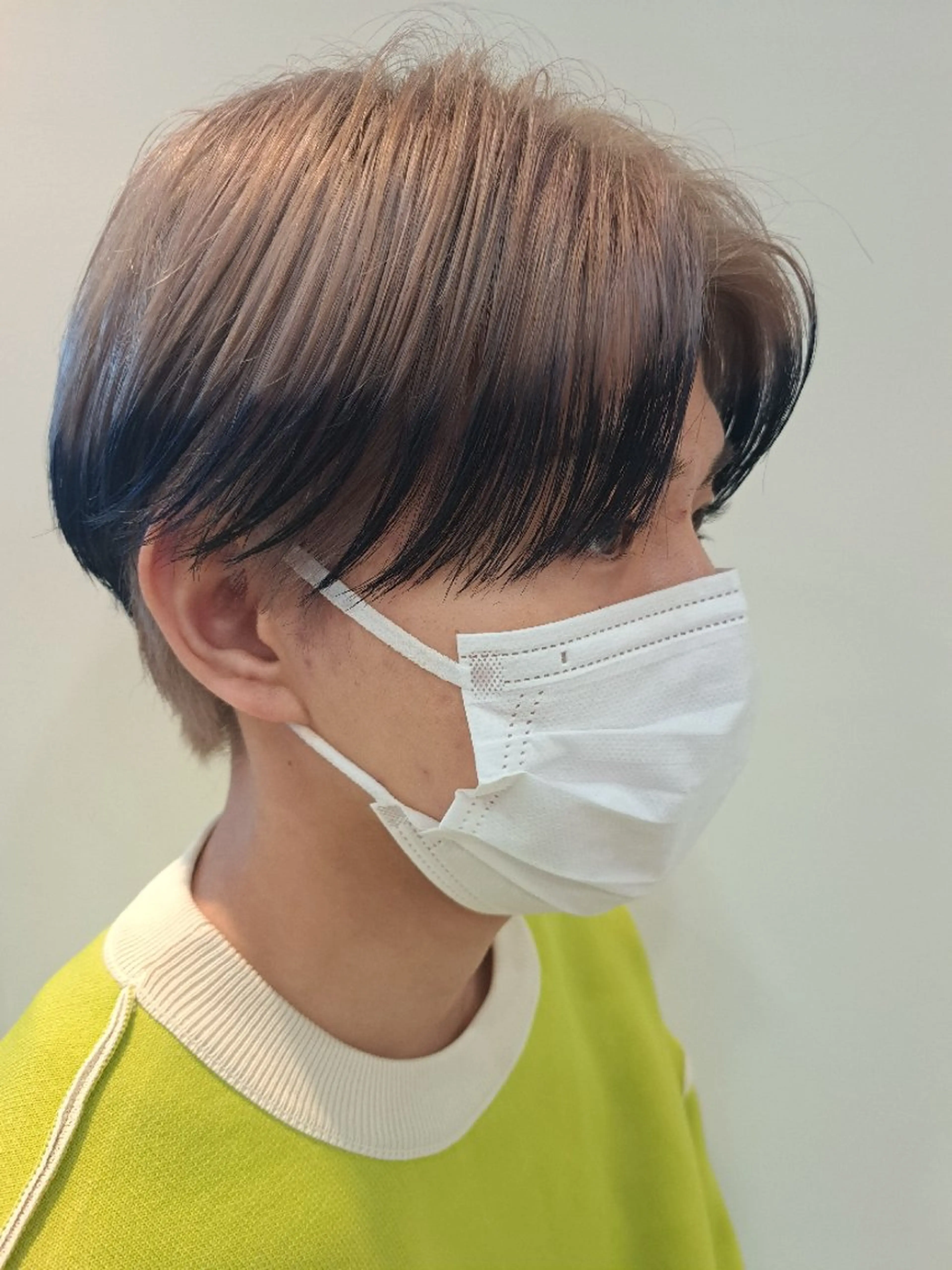 メンズ カラー ベージュカラー メンズ ヘアメイク  ハイトーン キャロのヘアスタイル