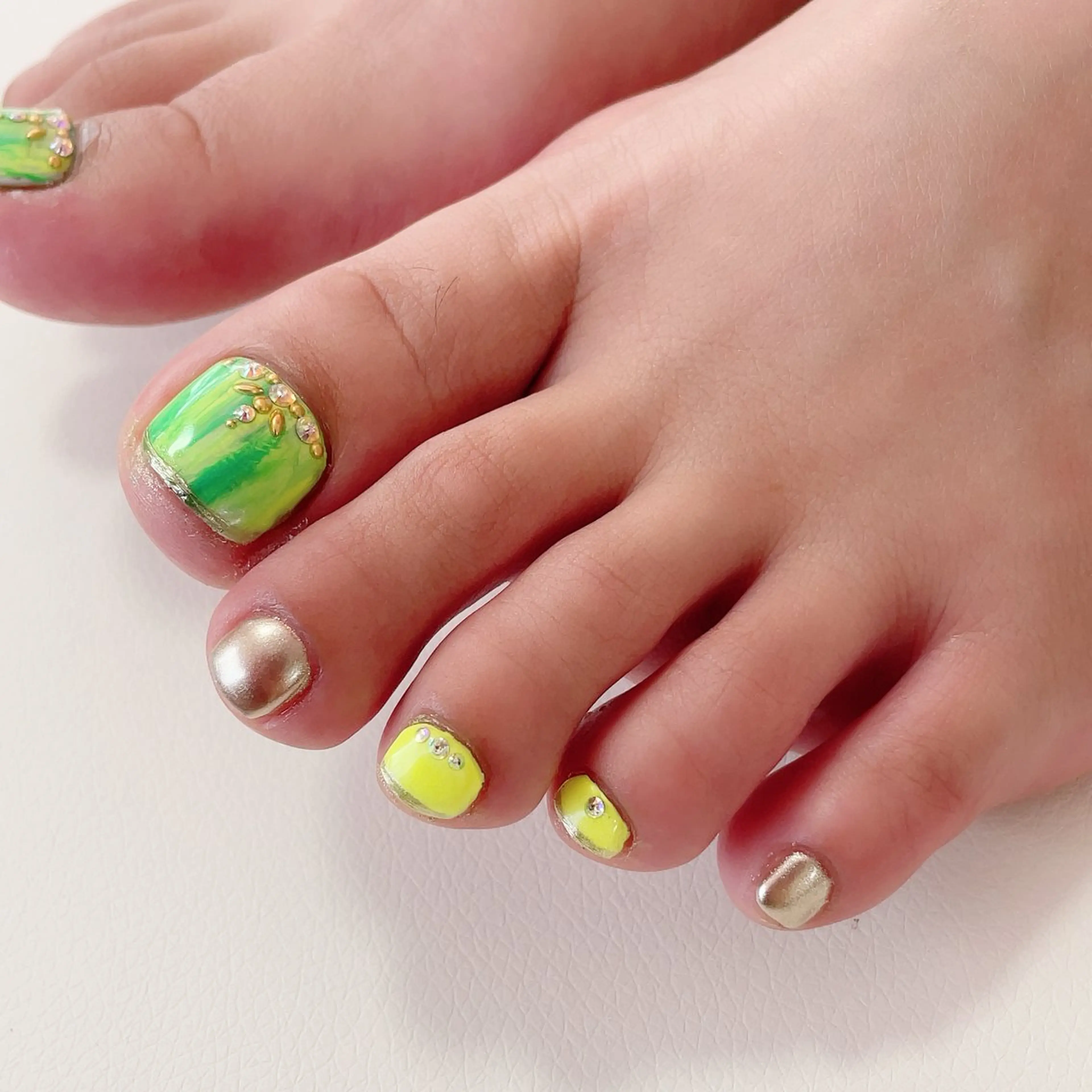 ネイル フットネイル かかと角質ケア opal所属・樫村 美波のネイルデザイン