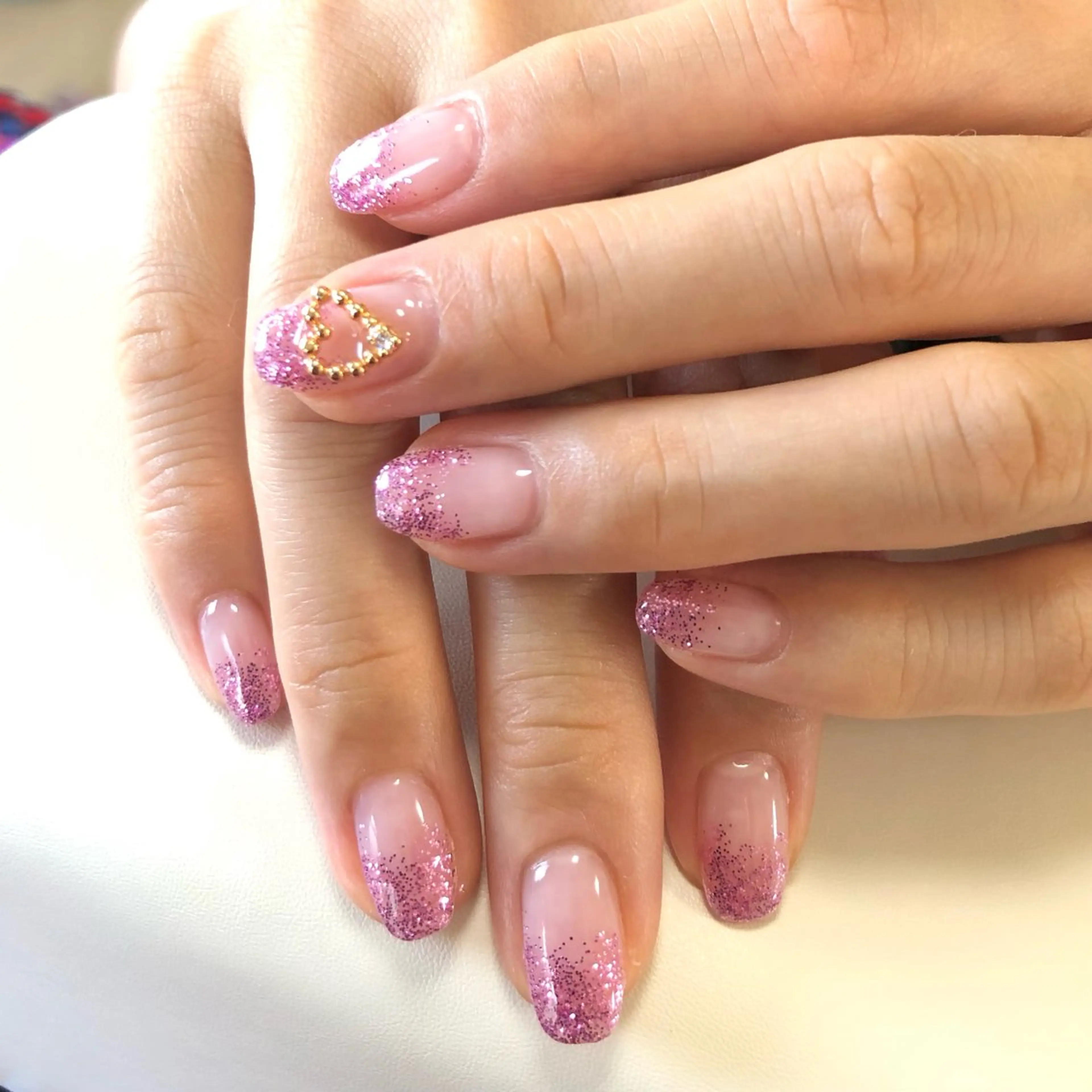 ネイル グラデーション ラメ(グリッター) ラメグラデーション ピンク ハンドネイル meeho所属・salon *meehoのネイルデザイン