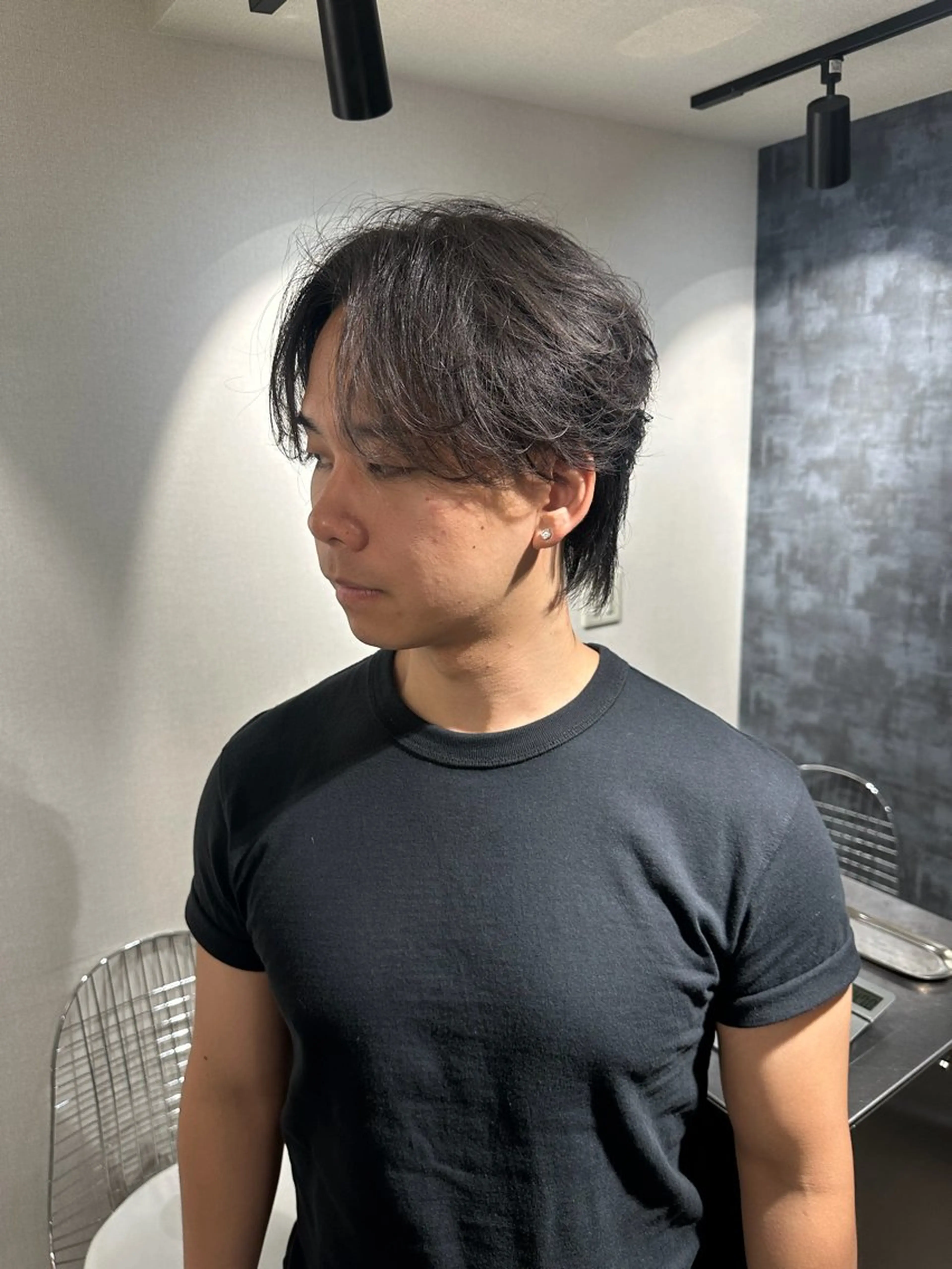 ミディアム パーマ メンズ ミディアムパーマ センターパート メンズパーマ ニュアンスパーマ カット パーマ SALOWIN 原宿 iori所属・【原宿】外国人風 パーマ毛流れメンズのヘアスタイル