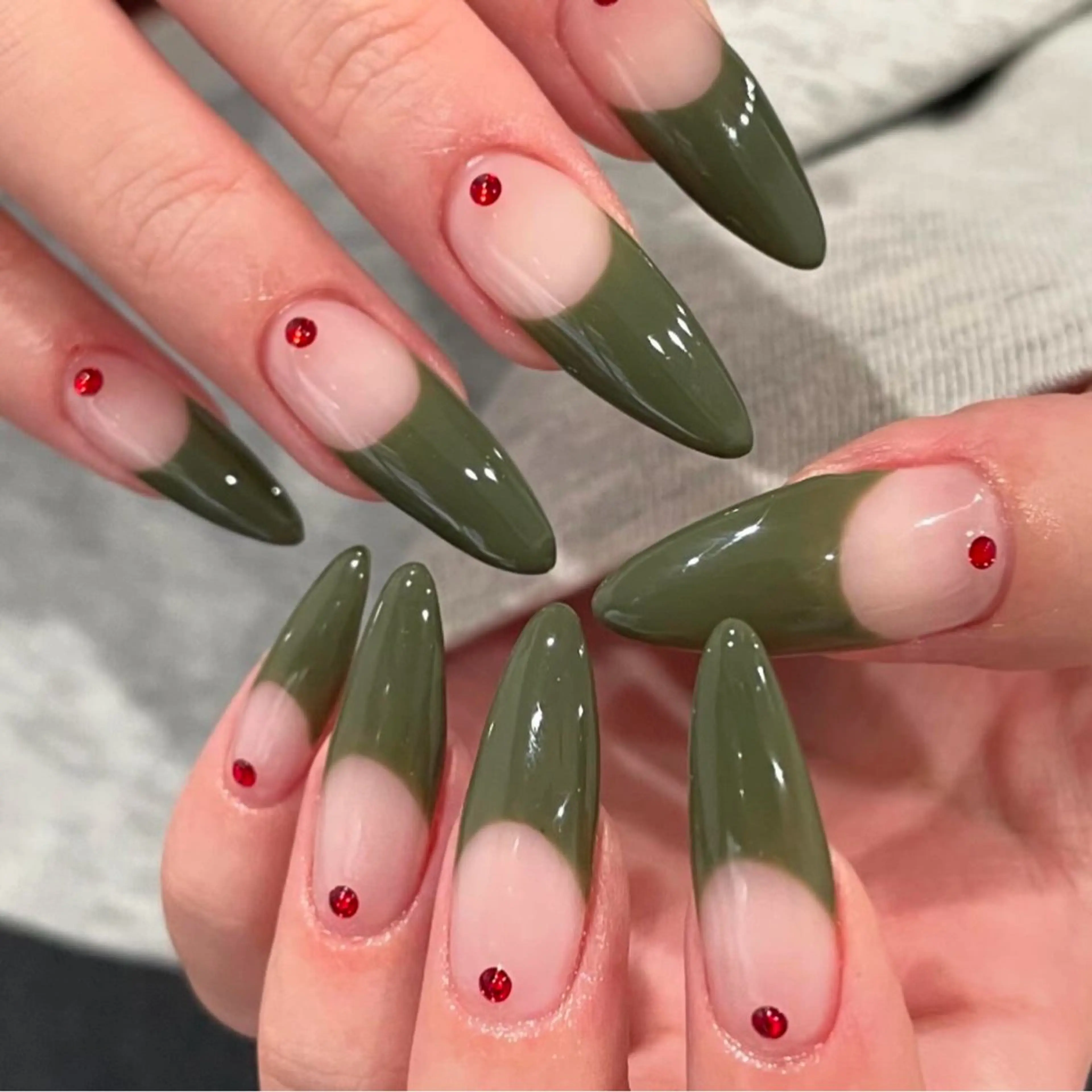 ネイル ストーンネイル nail salon LIFE2nd所属・be' Yuhiのネイルデザイン