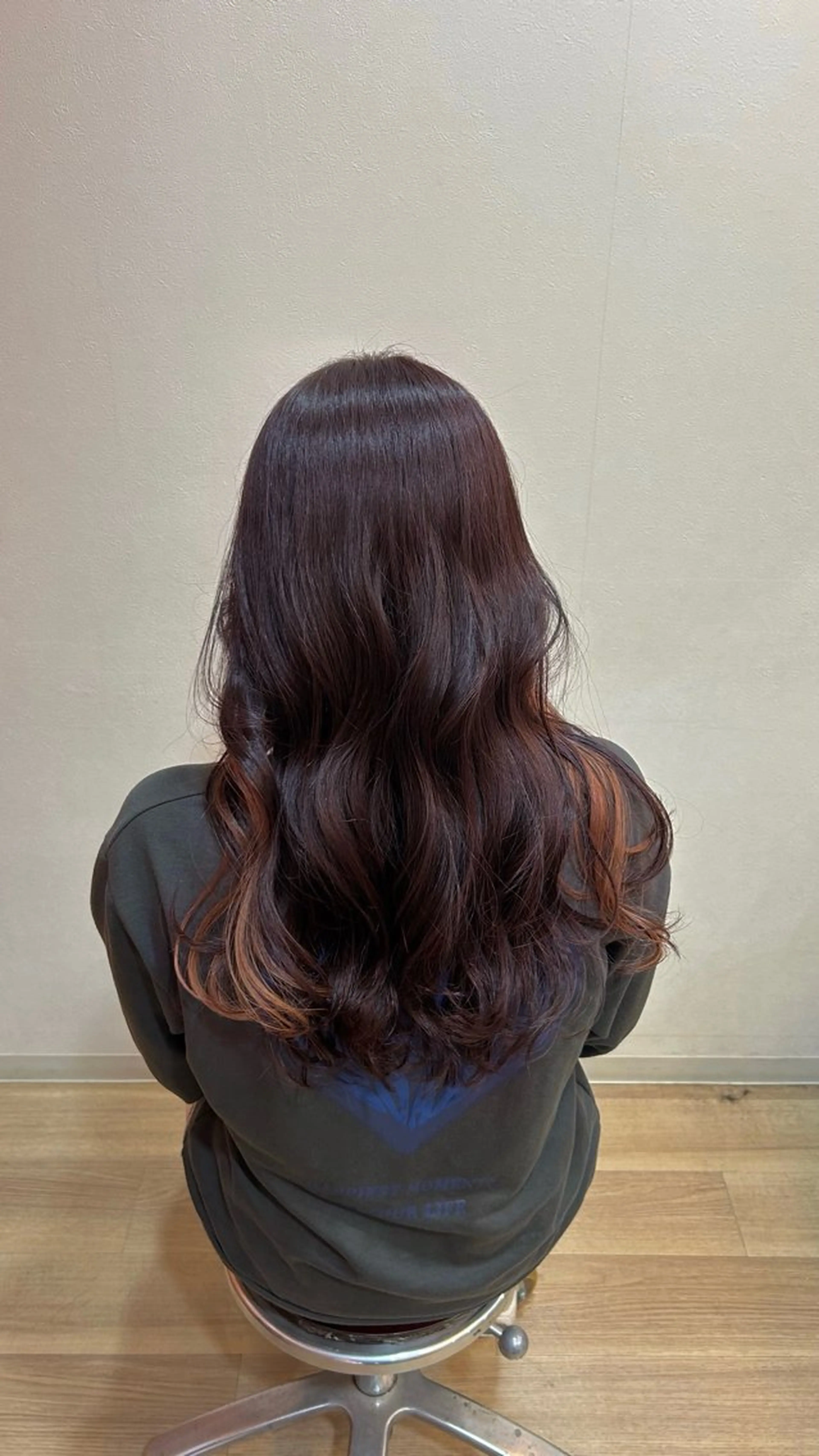 ロング ヘアカラー 村松 麻菜のヘアスタイル