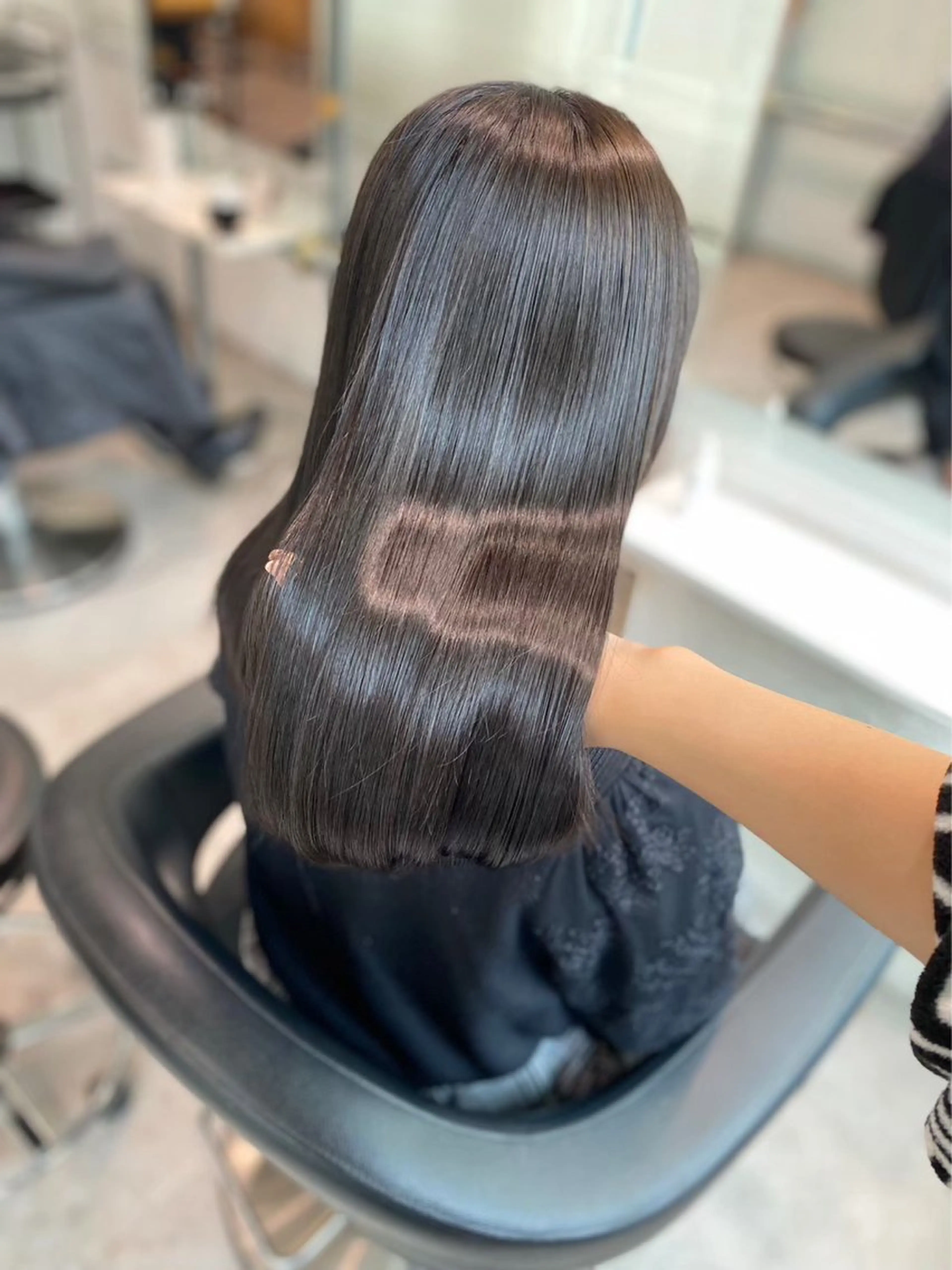 ロング カラー トリートメント 韓国レイヤー🕊️ 柔らかベージュ🧸のヘアスタイル