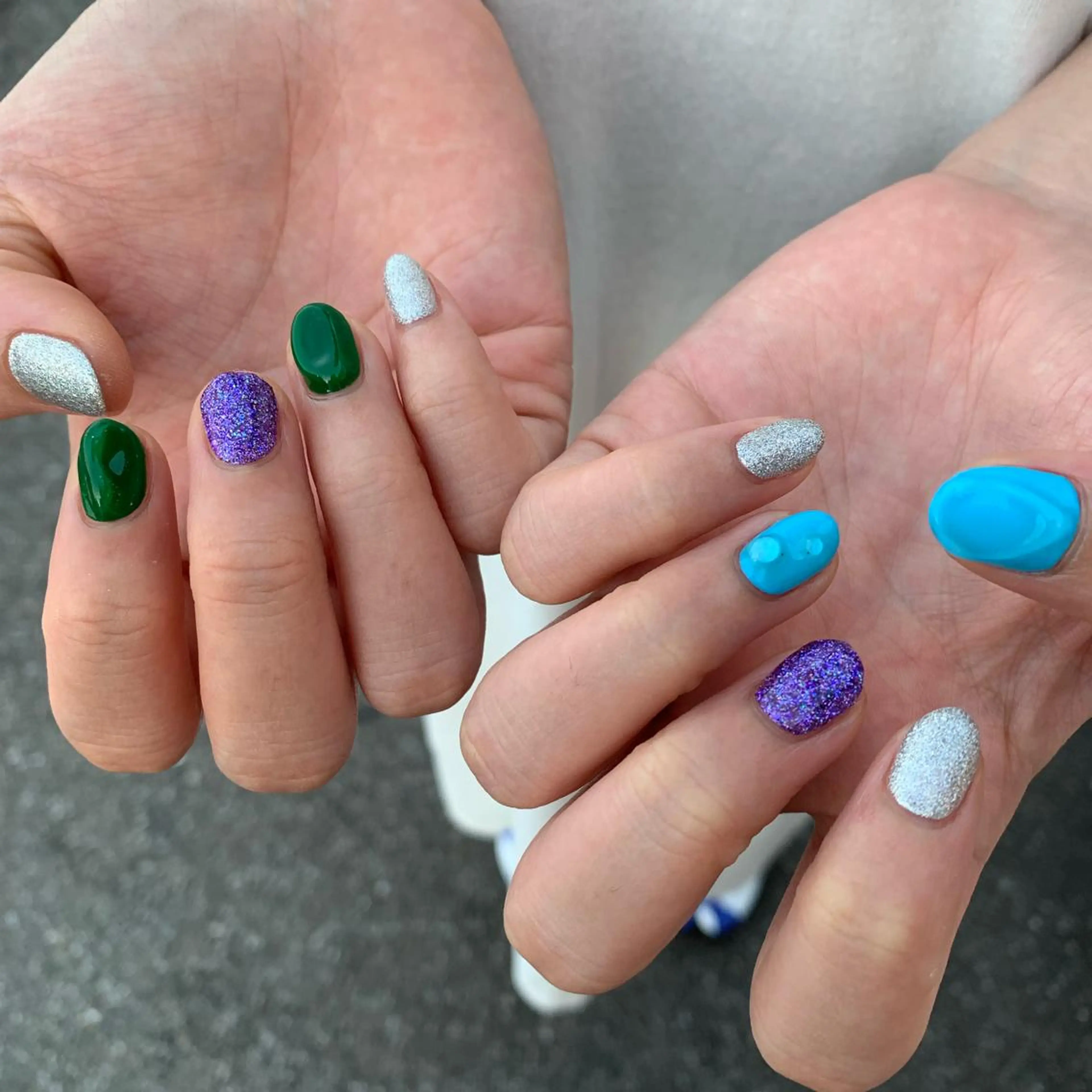 ネイル 夏ネイル ハンドネイル 佐藤 穂乃香のネイルデザイン