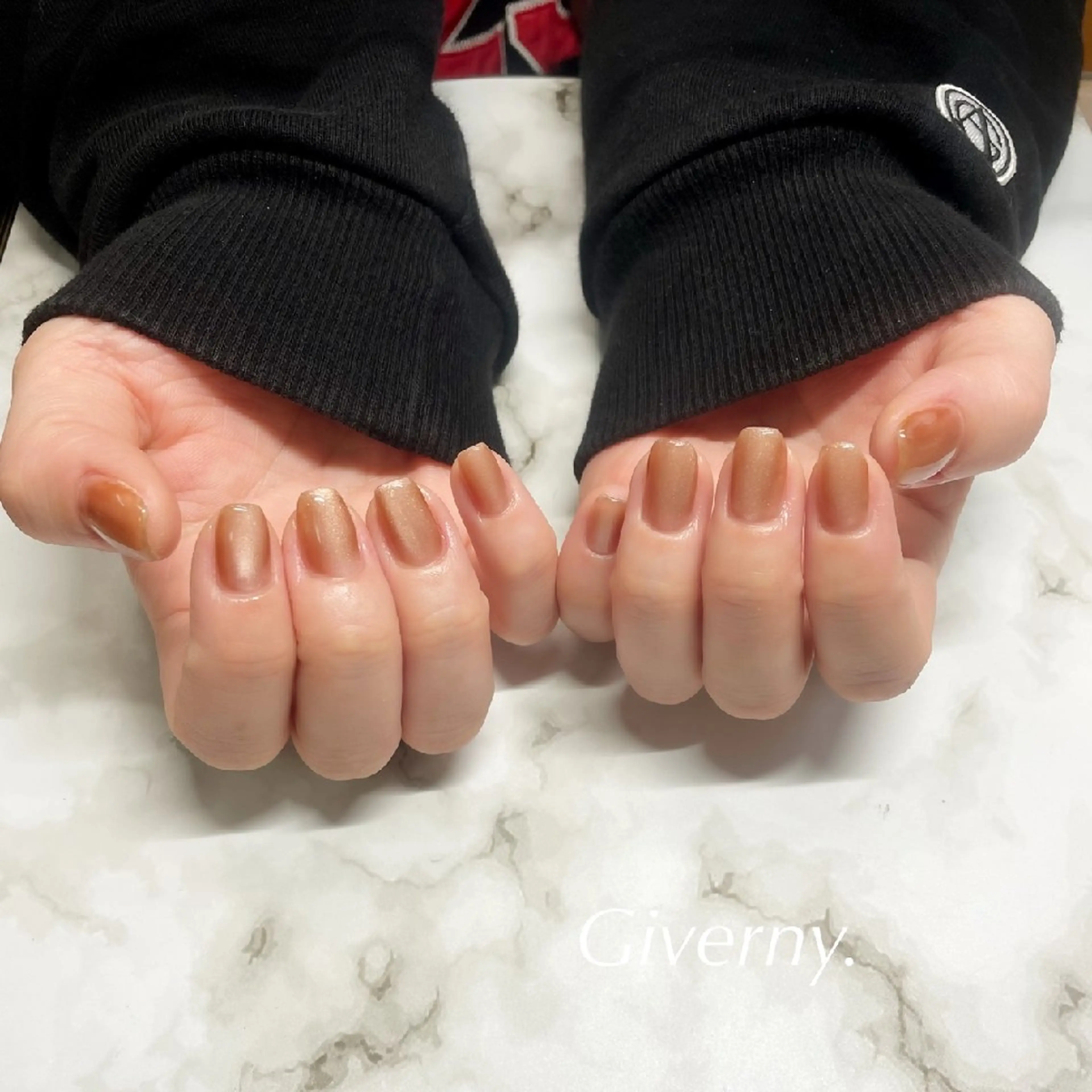 ネイル マグネットネイル ハンドネイル Giverny .のネイルデザイン