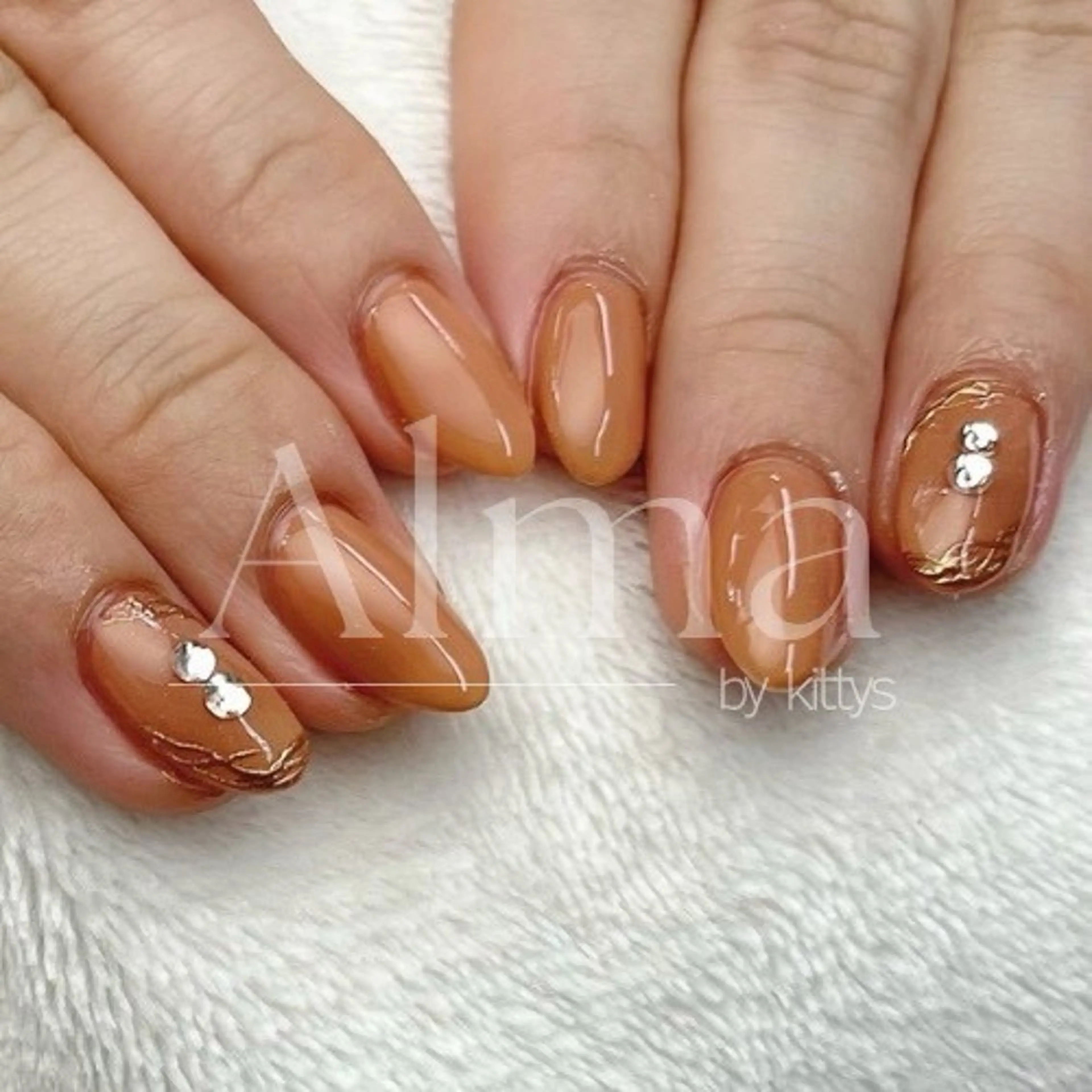 ネイル シンプルネイル ハンドネイル Alma by kittys 谷保店所属・Alma chitoseのネイルデザイン