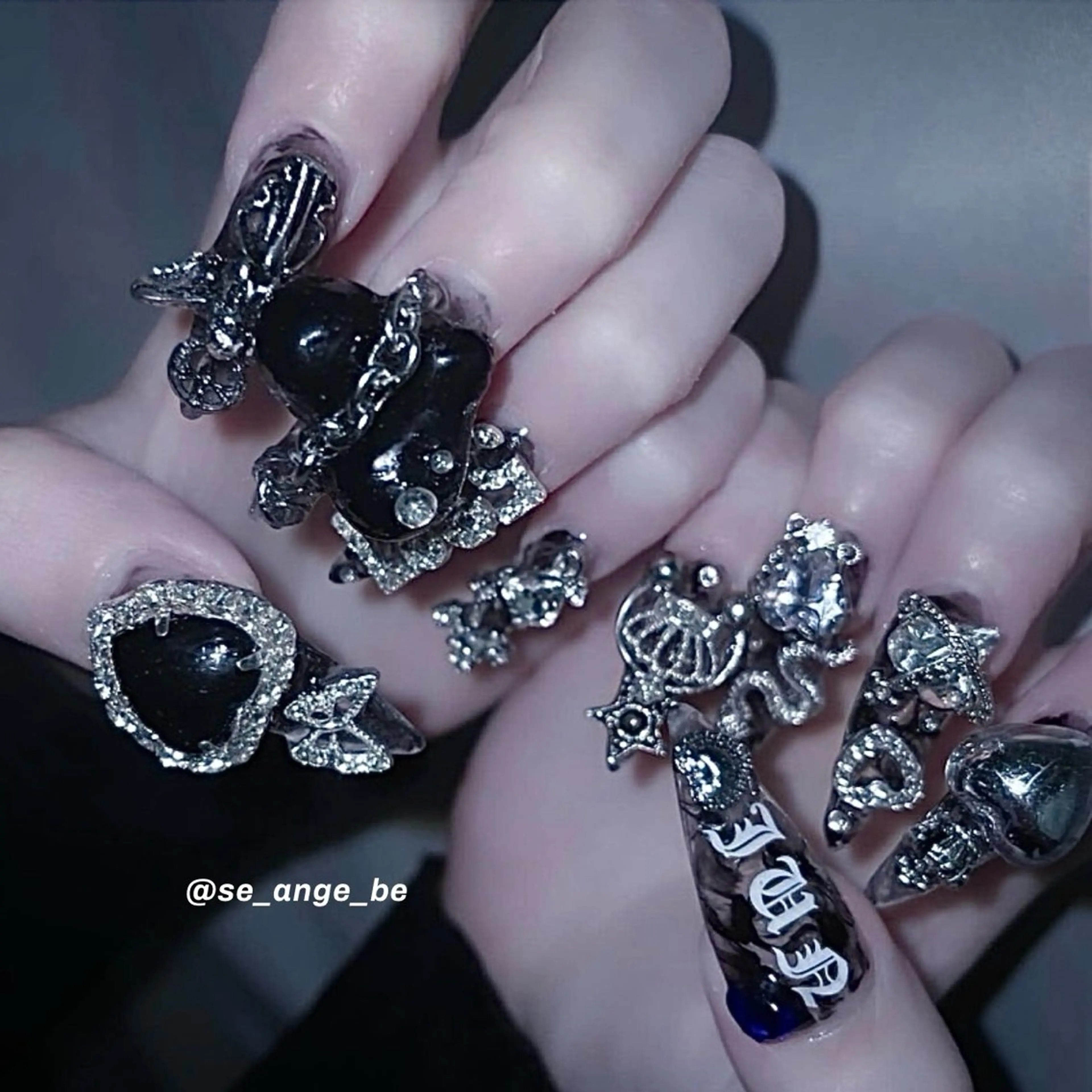 ネイル NOLIMIT.OSAKA所属・NOLIMIT Jr Nailistのネイルデザイン