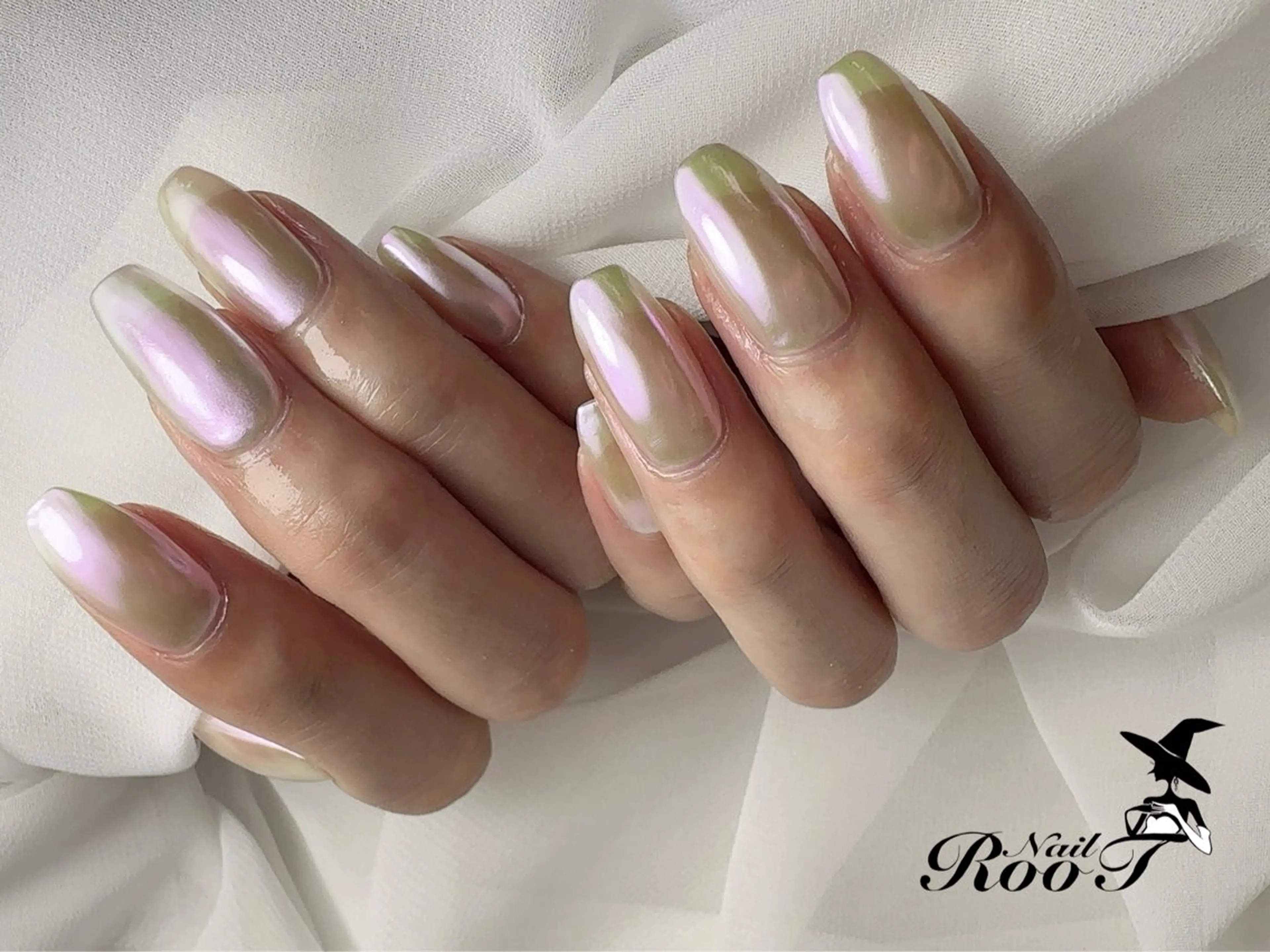 ネイル オーロラネイル ミラーネイル ハンドネイル RooT Nailのネイルデザイン