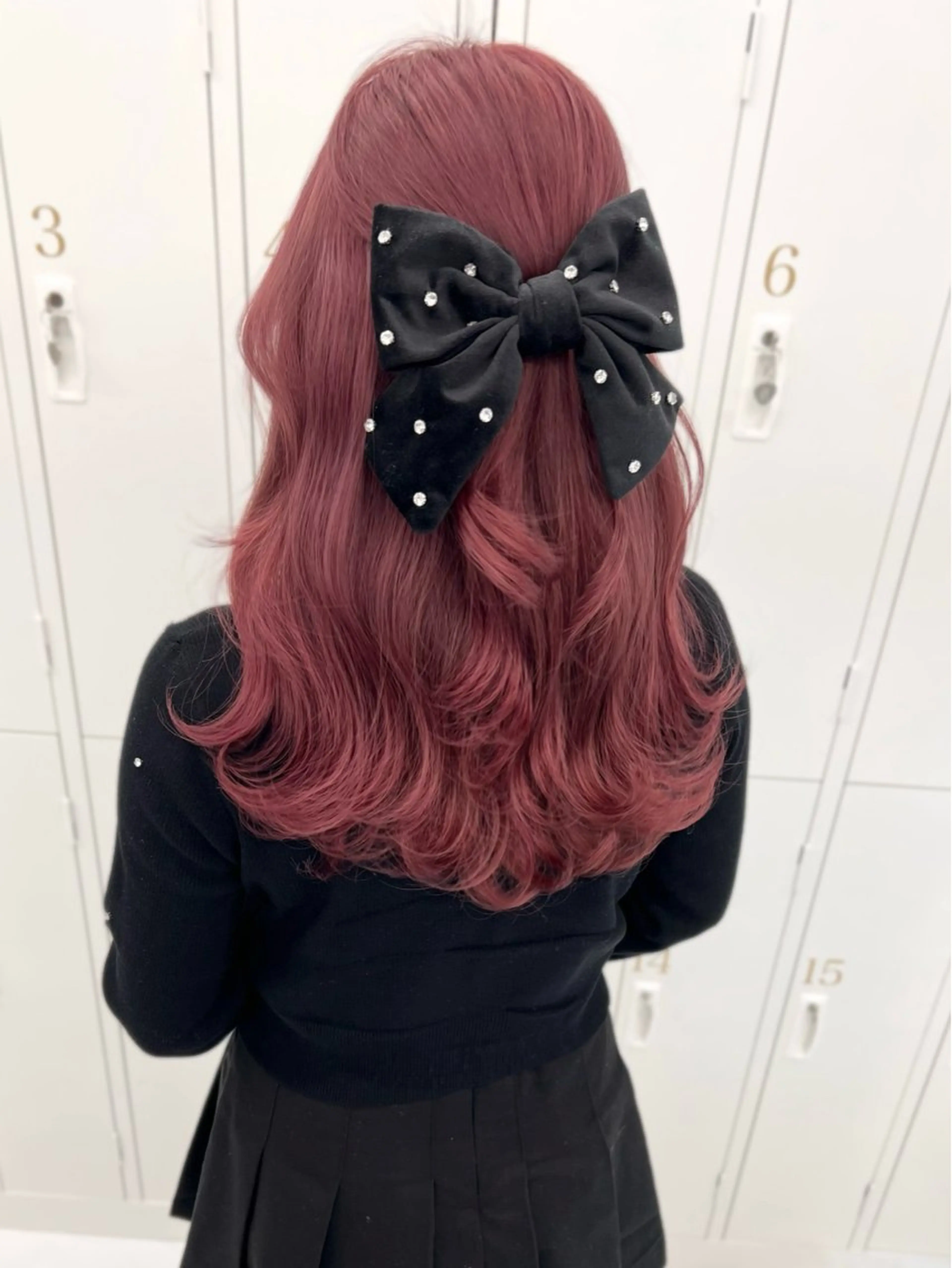 セミロング カラー ヘアアレンジ ハーフアップ ブリーチ ピンクカラー ヘアカラー ヘアセット 盛れる顔周り🤍渋谷 Risa🎀のヘアスタイル