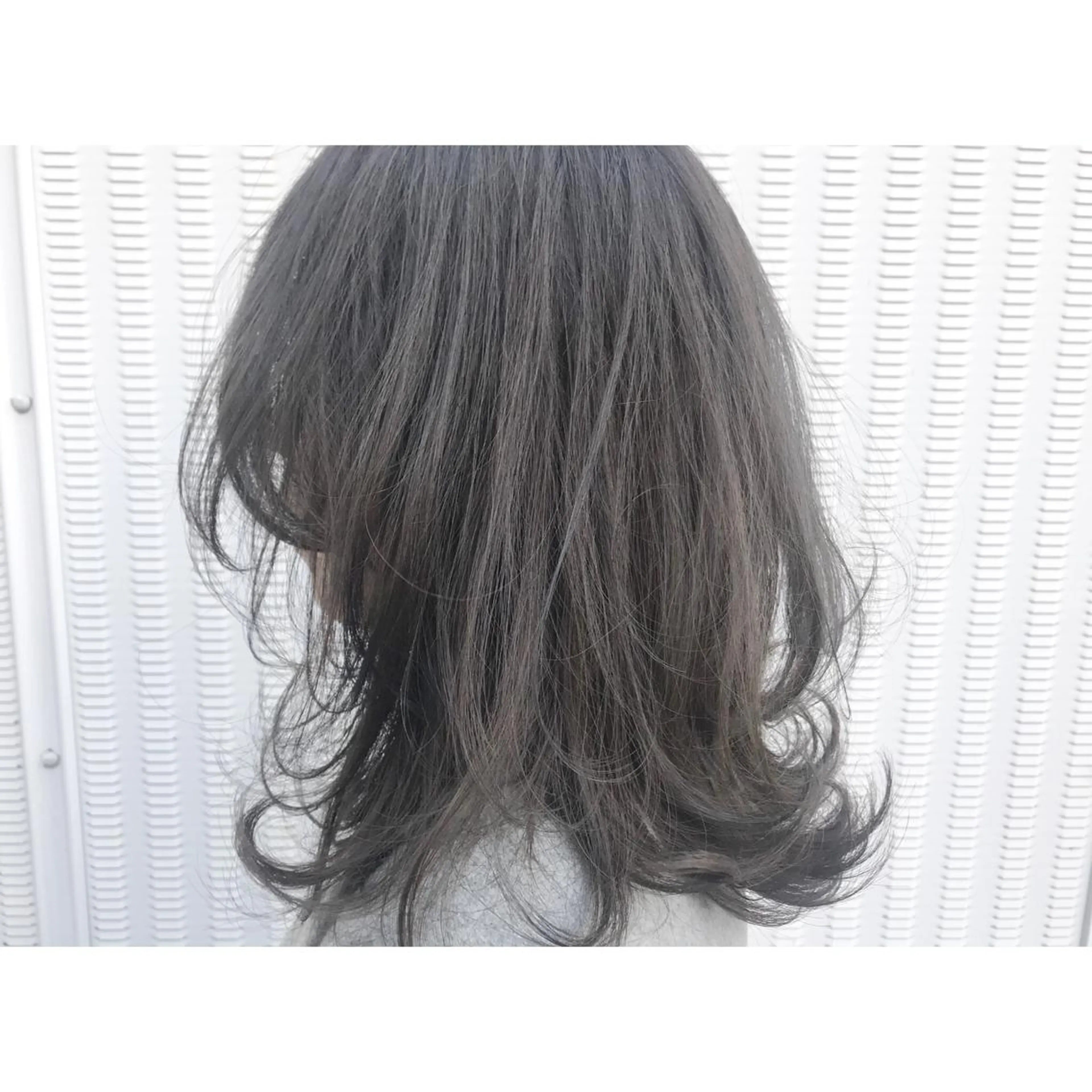 ミディアム カラー 伸ばしかけ レイヤーカット カット パーマ Musiiik hairのヘアスタイル